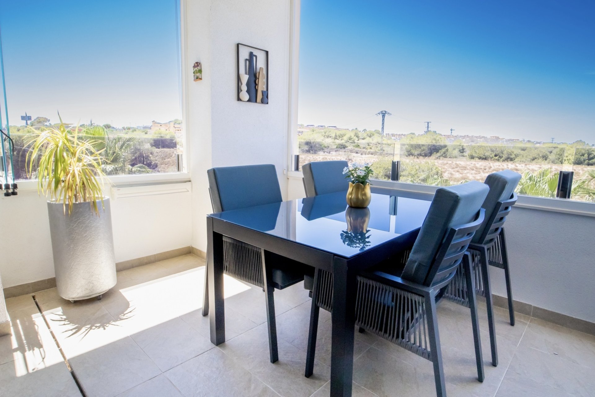 Resale - Penthouse -
Los Altos - AMANECER