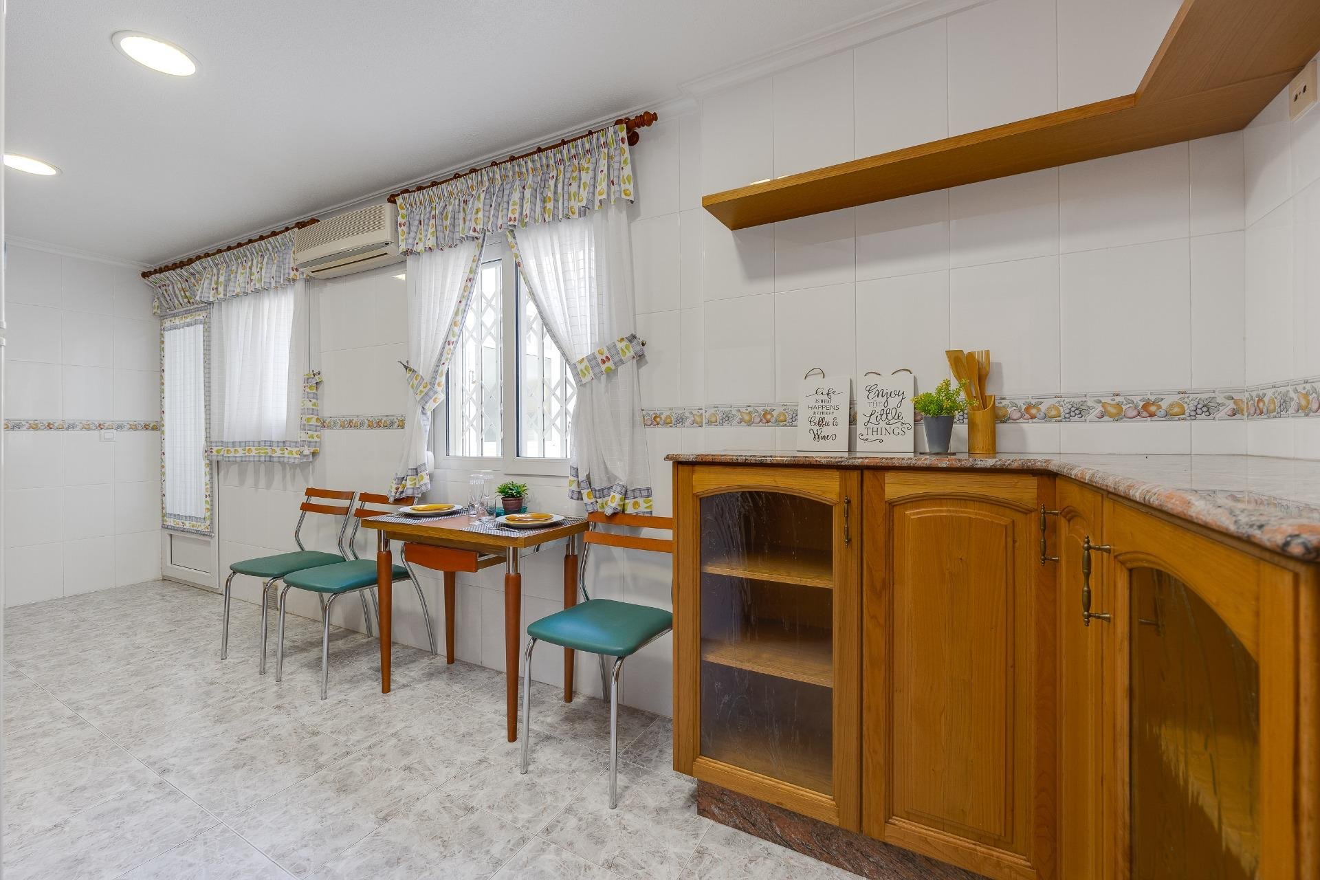 Resale - Penthouse -
Torrevieja - Paseo Maritimo