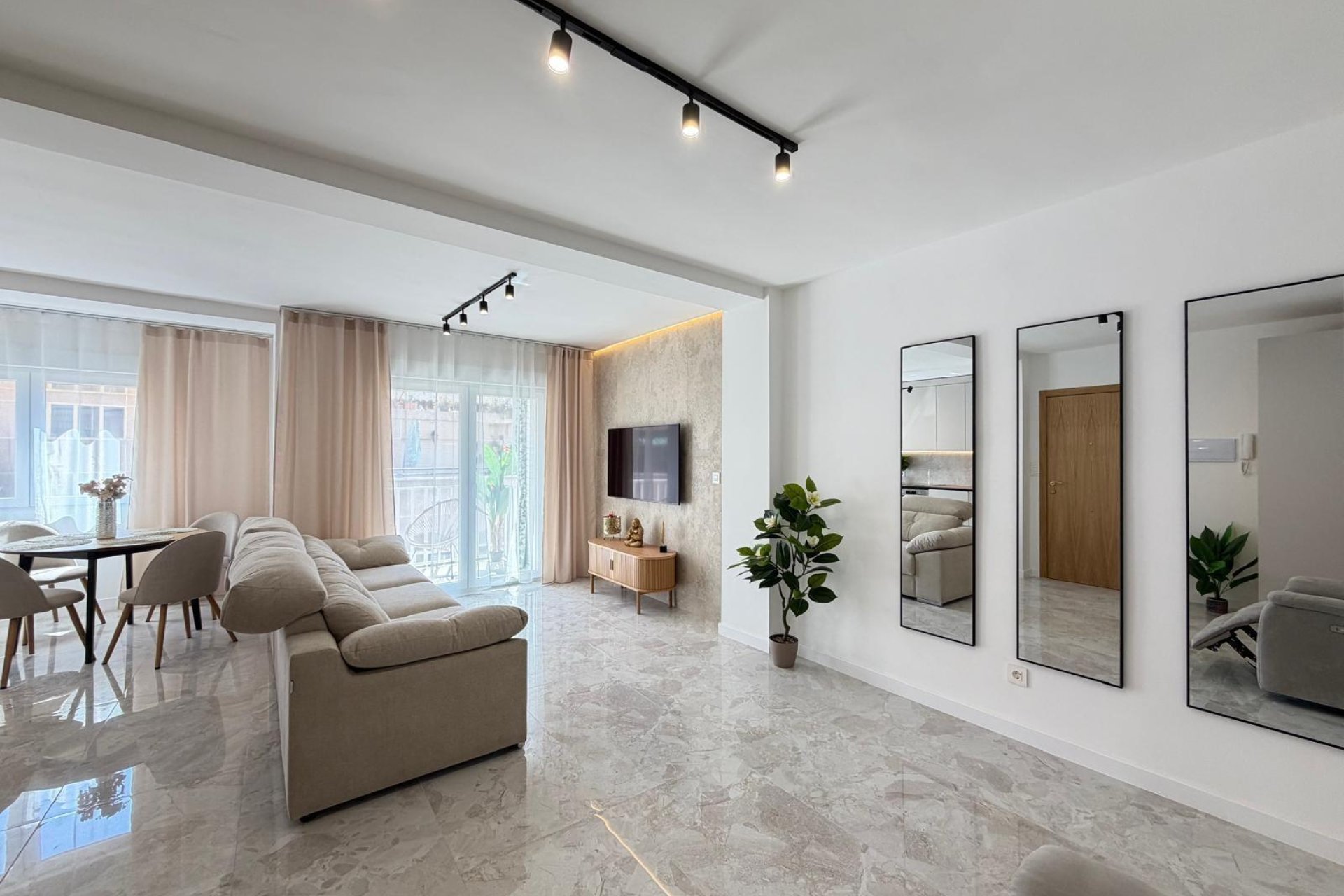 Resale - Penthouse -
Torrevieja - Playa del Cura