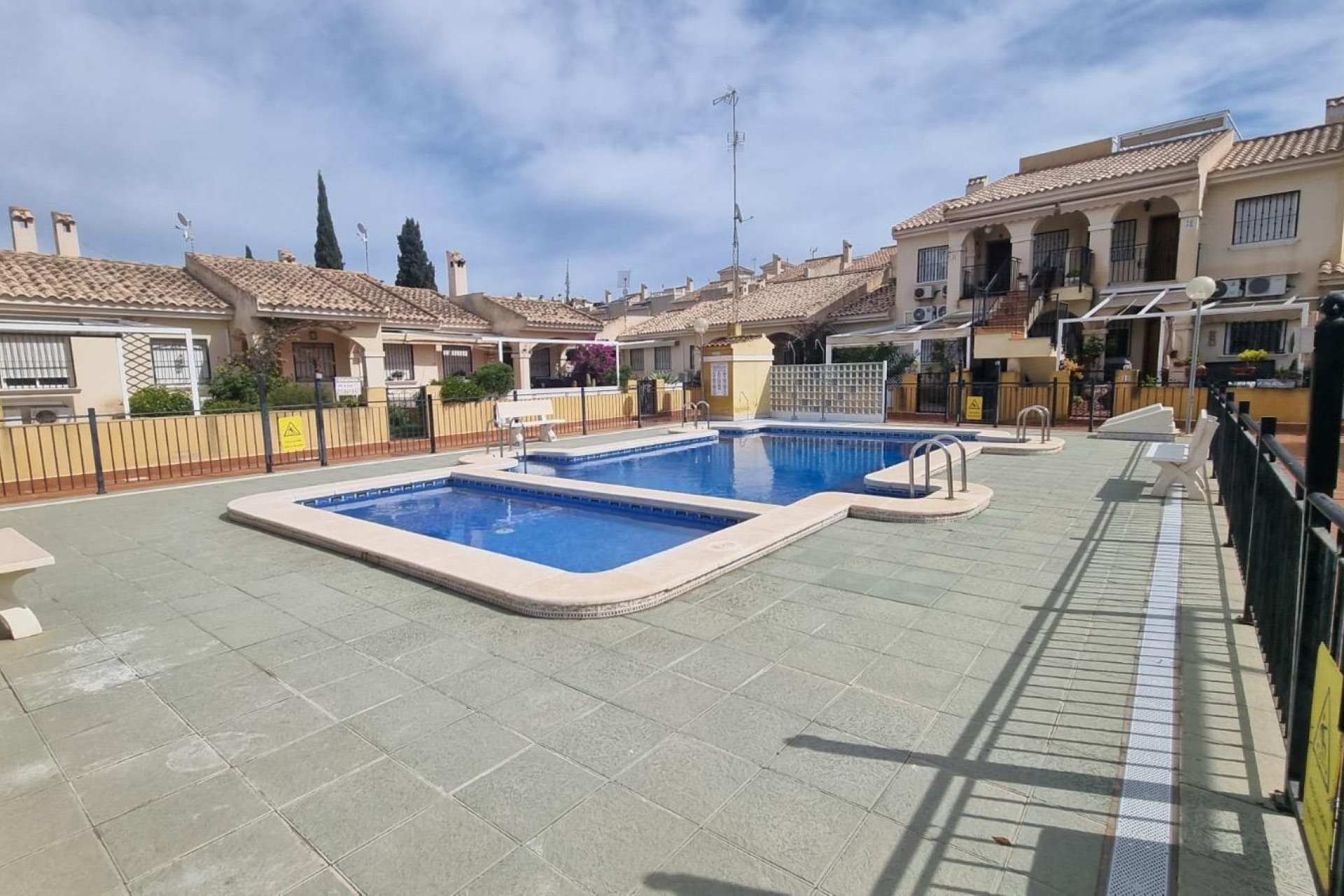 Resale - Semi Detached -
Guardamar del Segura - Urbanizaciones