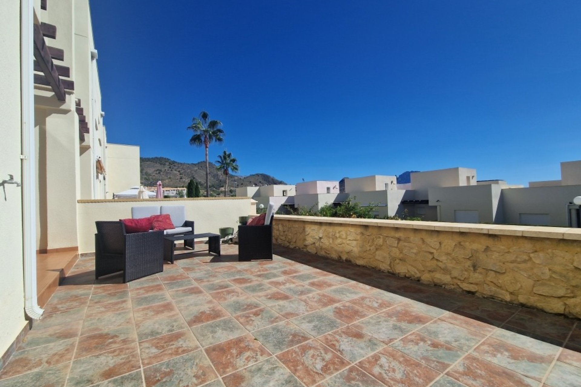 Resale - Semi Detached -
Relleu - Inland