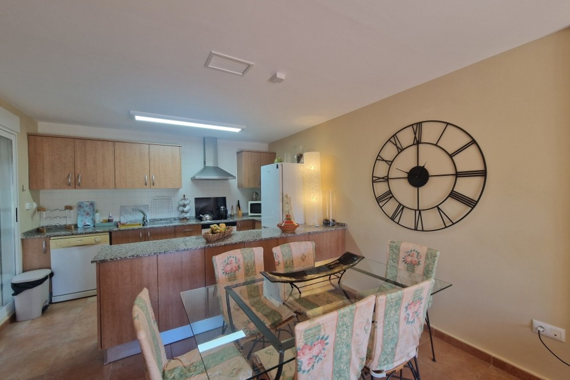 Resale - Semi Detached -
Relleu - Inland