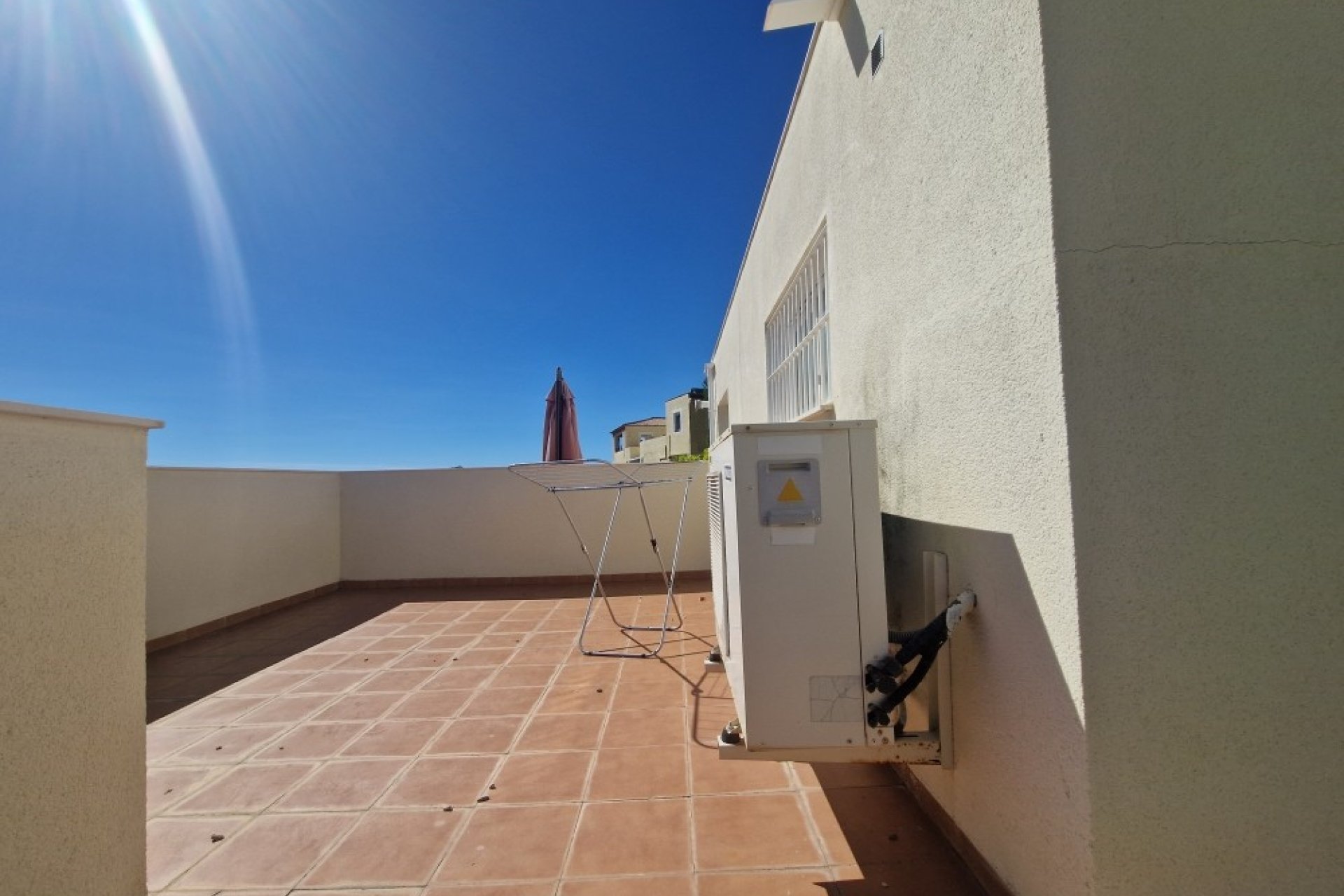 Resale - Semi Detached -
Relleu - Inland