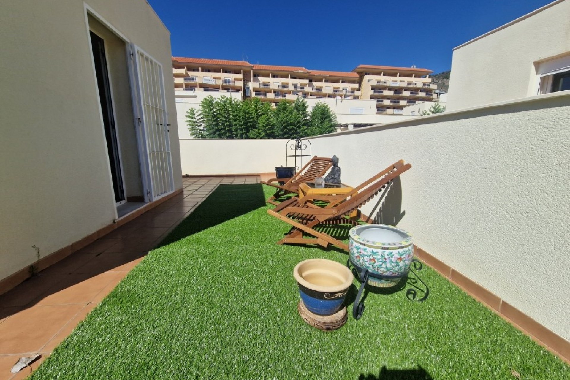 Resale - Semi Detached -
Relleu - Inland