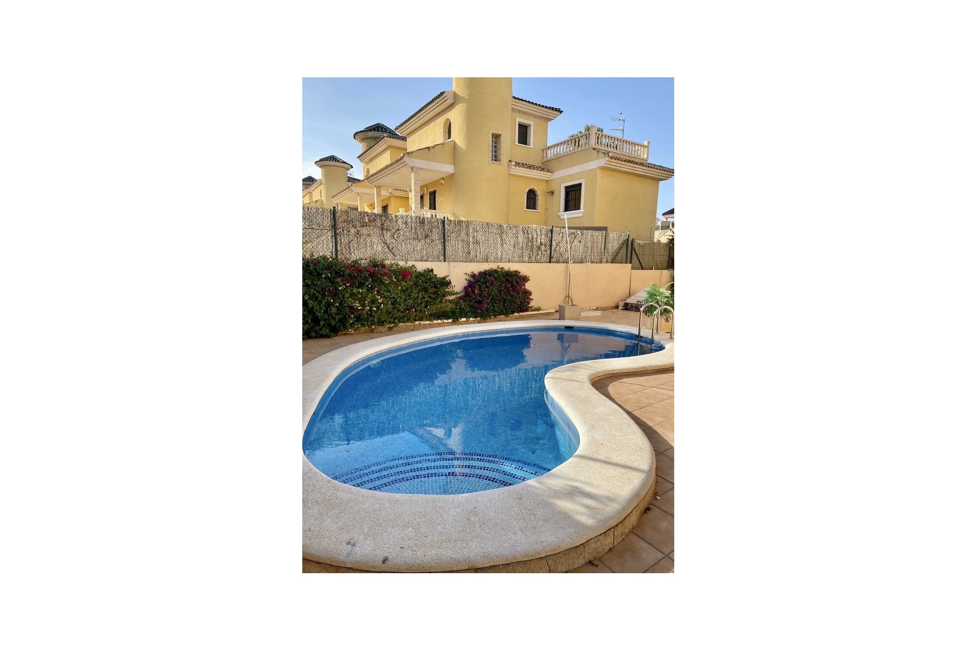 Resale - Semi Detached -
Villamartin