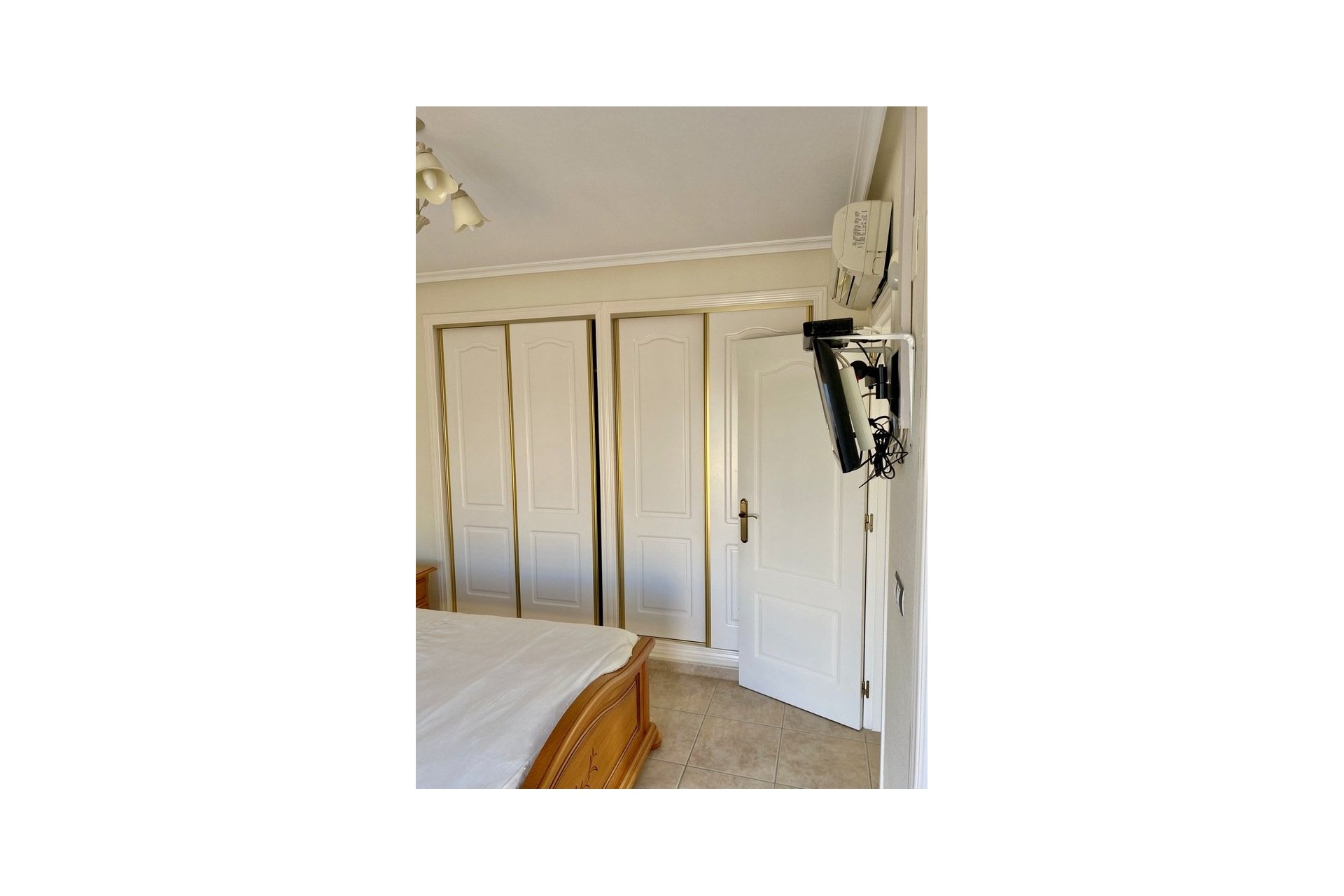 Resale - Semi Detached -
Villamartin