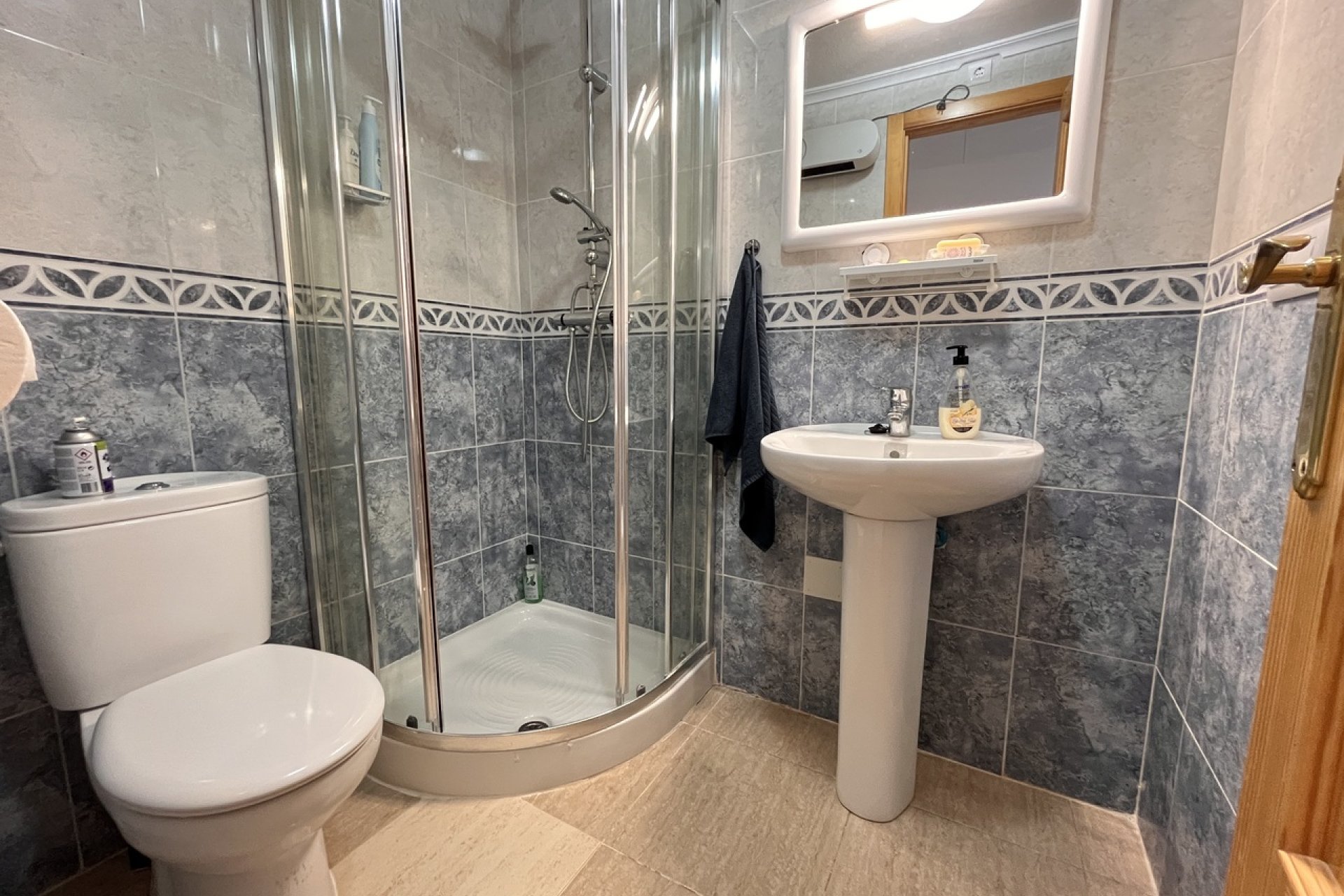 Resale - Town House -
Avileses - Inland