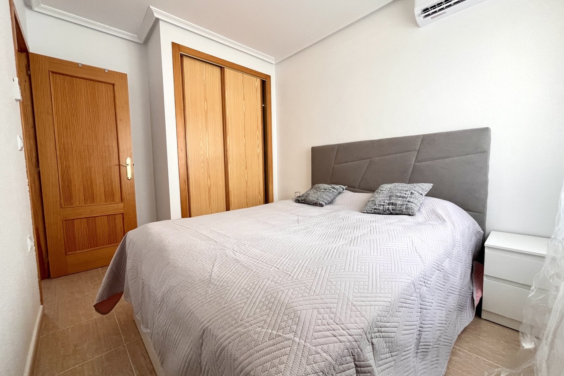 Resale - Town House -
Avileses - Inland