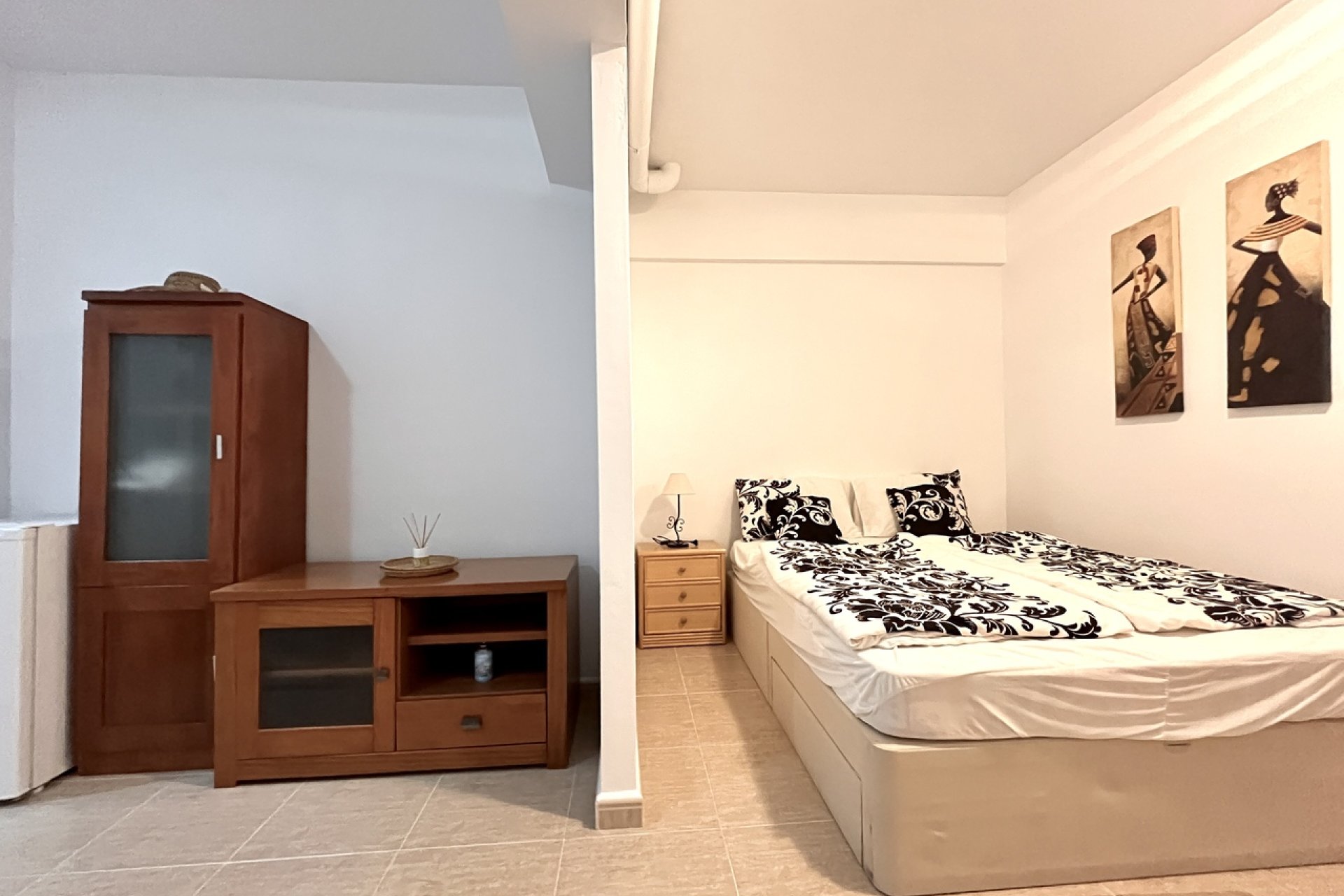 Resale - Town House -
Avileses - Inland