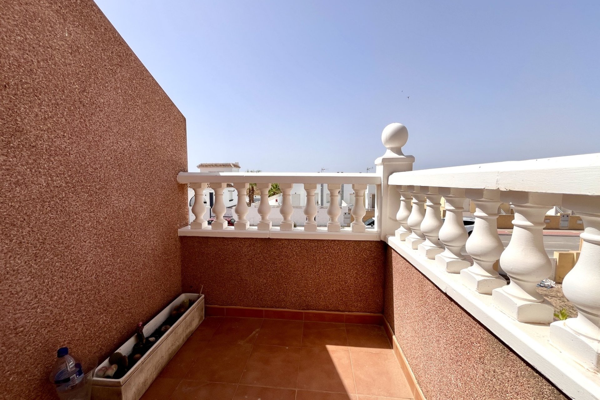 Resale - Town House -
Avileses - Inland