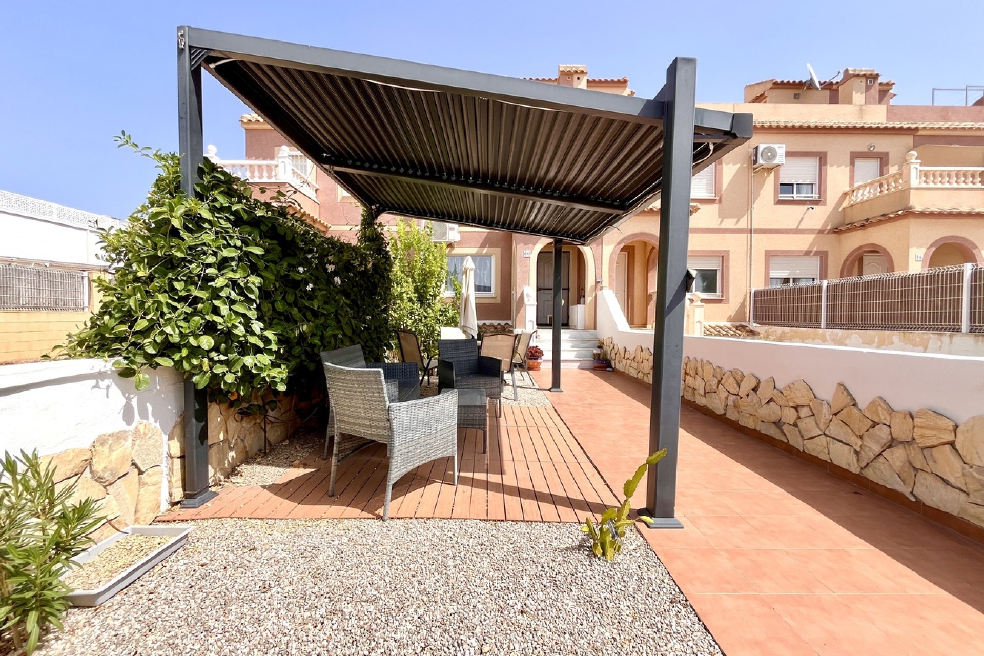 Resale - Town House -
Avileses - Inland