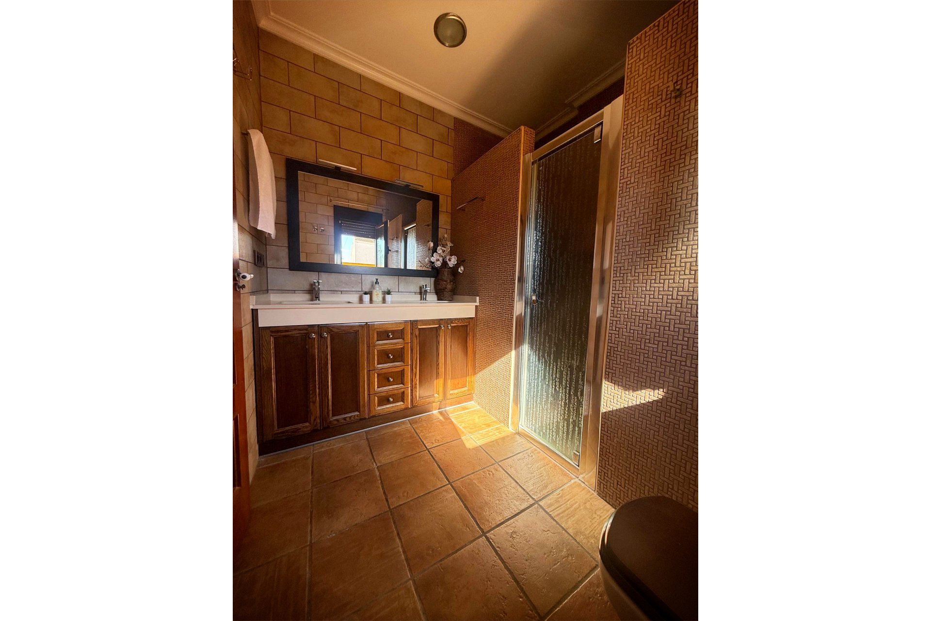 Resale - Town House -
Avileses