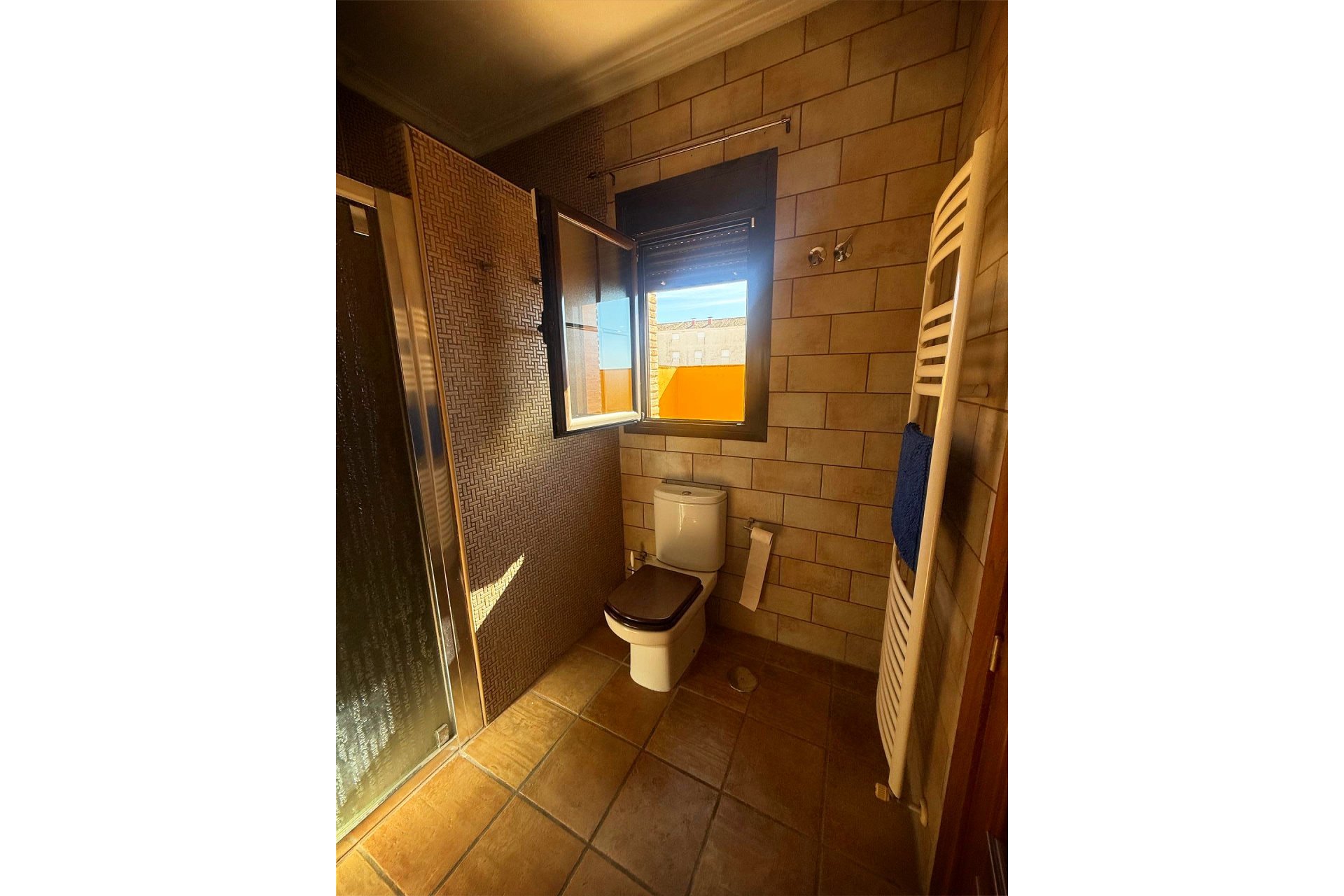 Resale - Town House -
Avileses