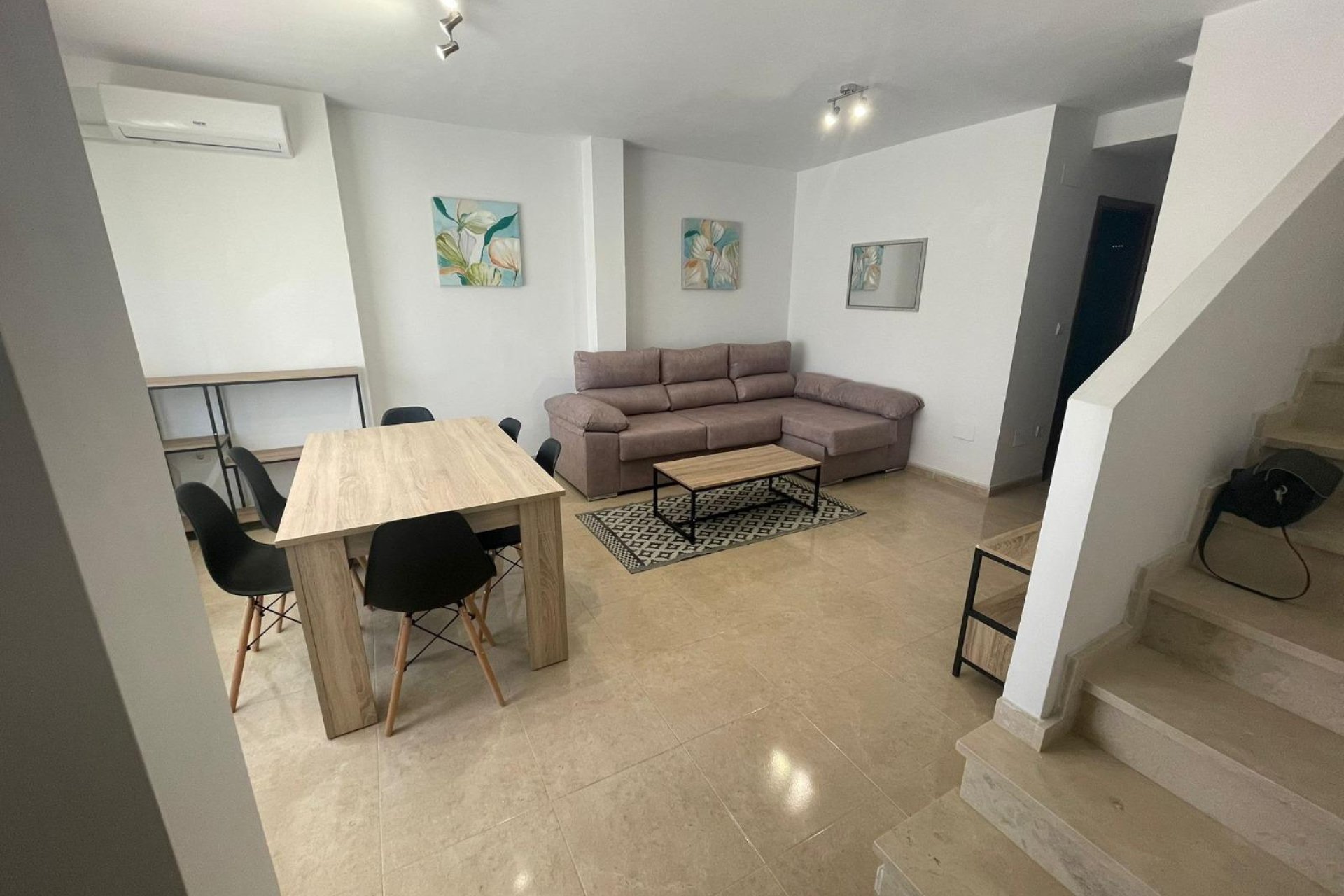 Resale - Town House -
Bigastro