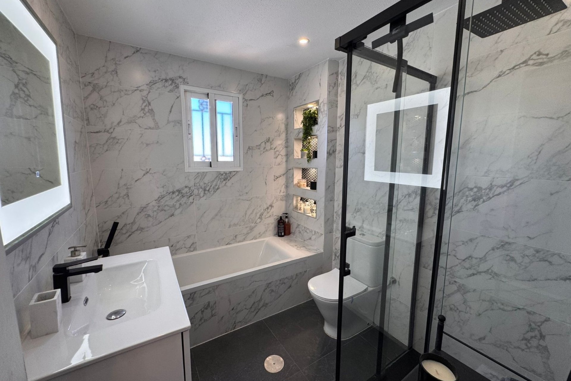 Resale - Town House -
Campoamor - Costa Blanca