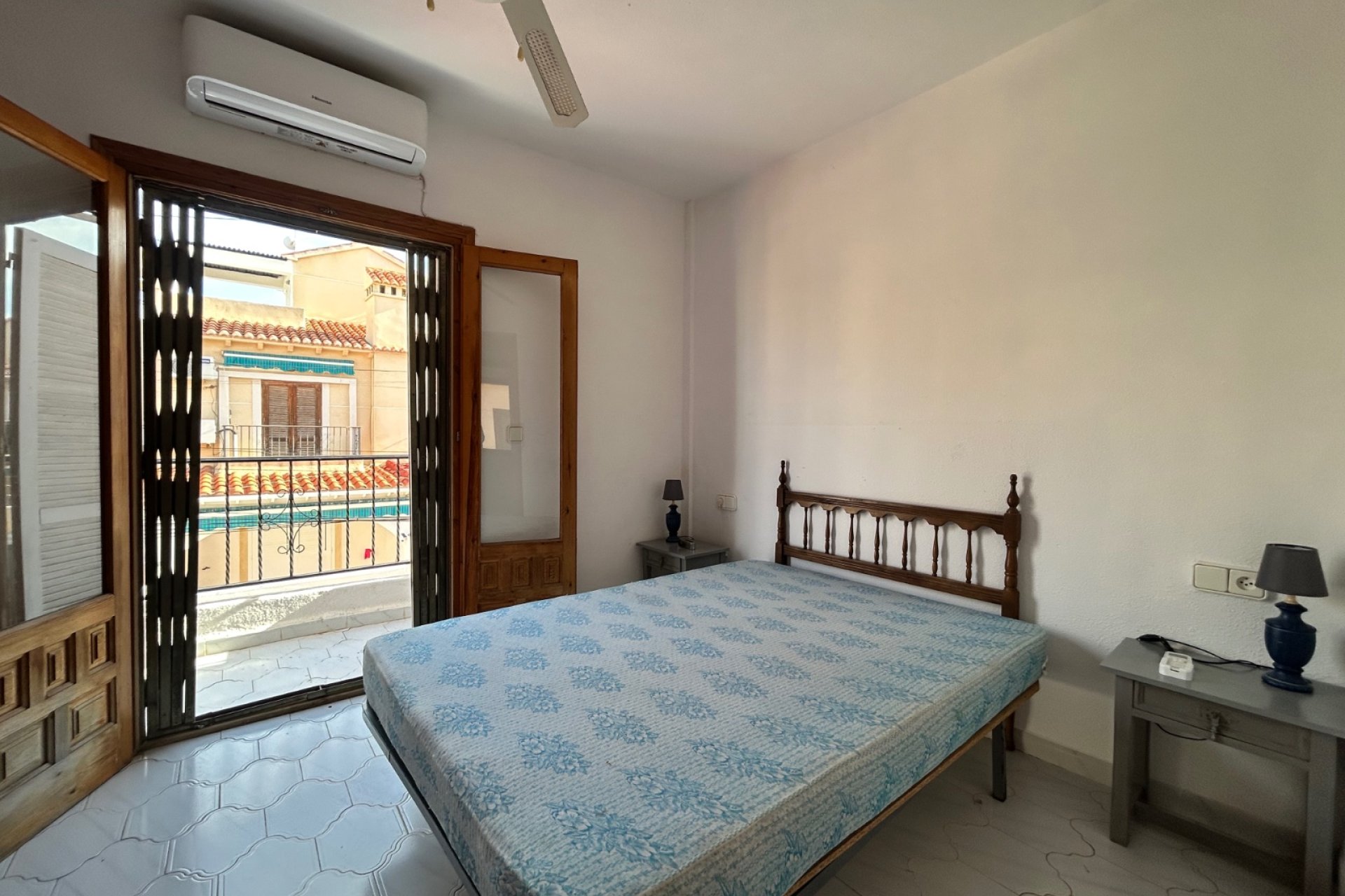 Resale - Town House -
El Chaparral - Inland