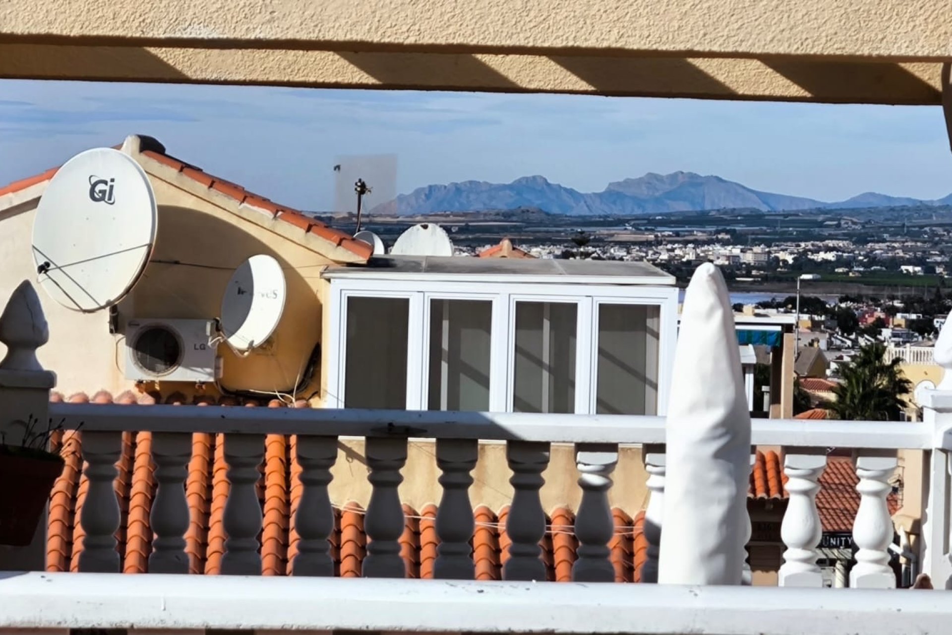 Resale - Town House -
El Chaparral - Inland