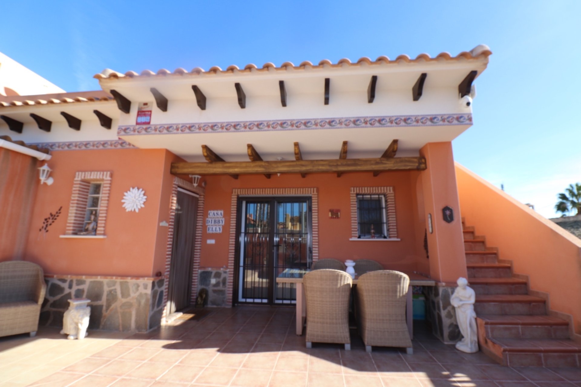 Resale - Town House -
Fortuna - Inland