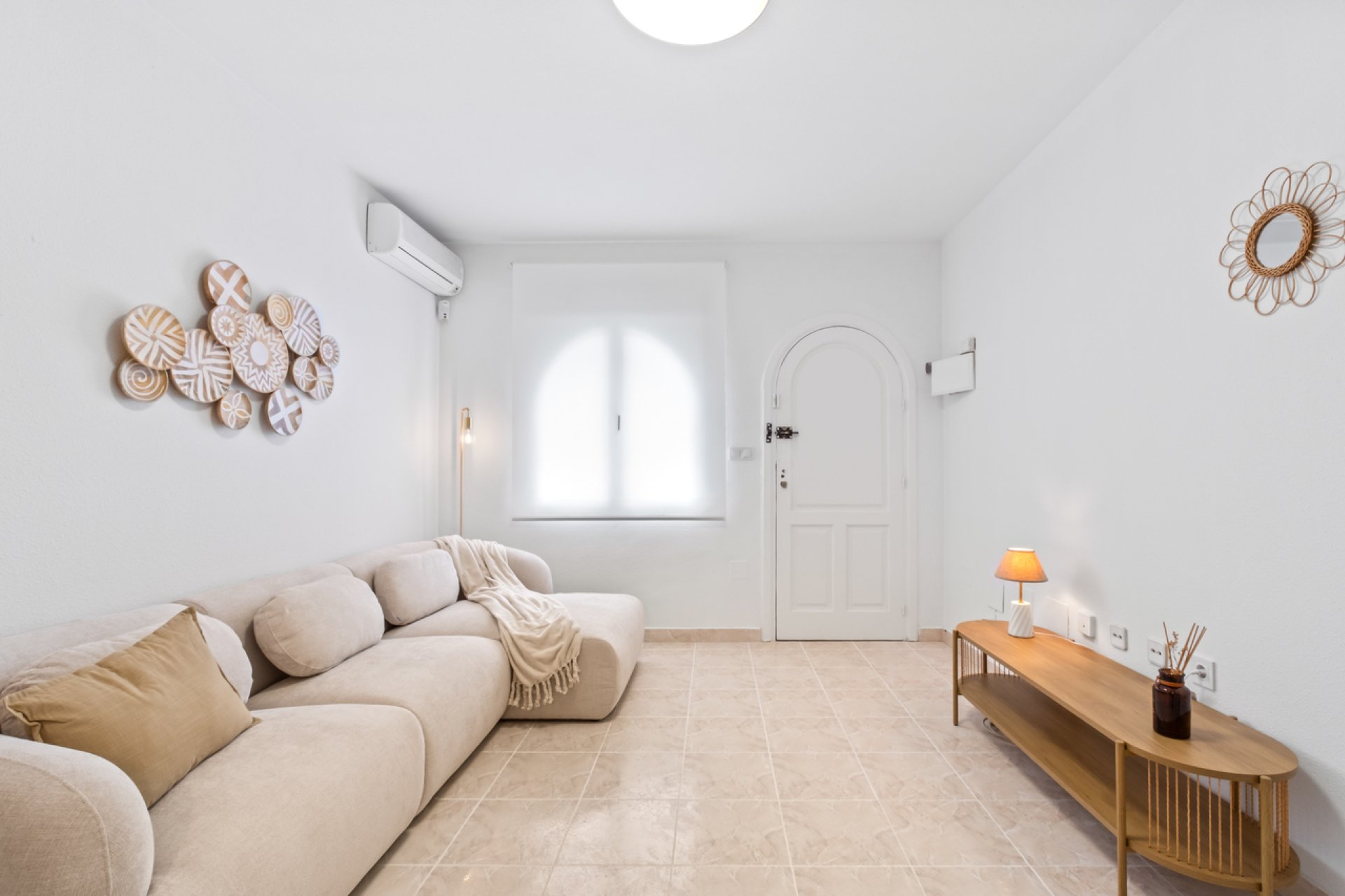 Resale - Town House -
La Florida - Inland