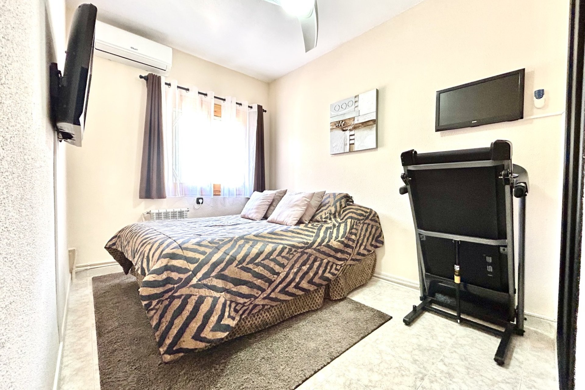 Resale - Town House -
Playa Flamenca - Costa Blanca