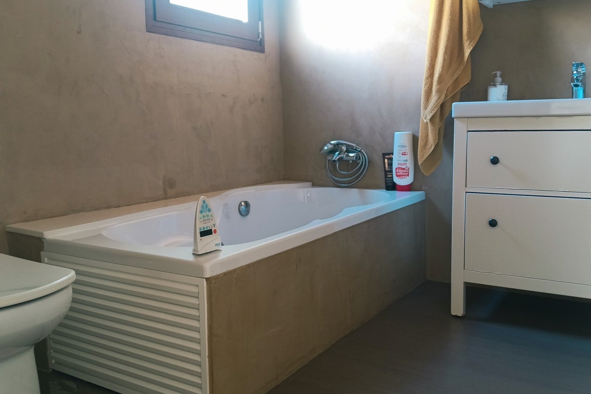 Resale - Town House -
Roldan - Inland