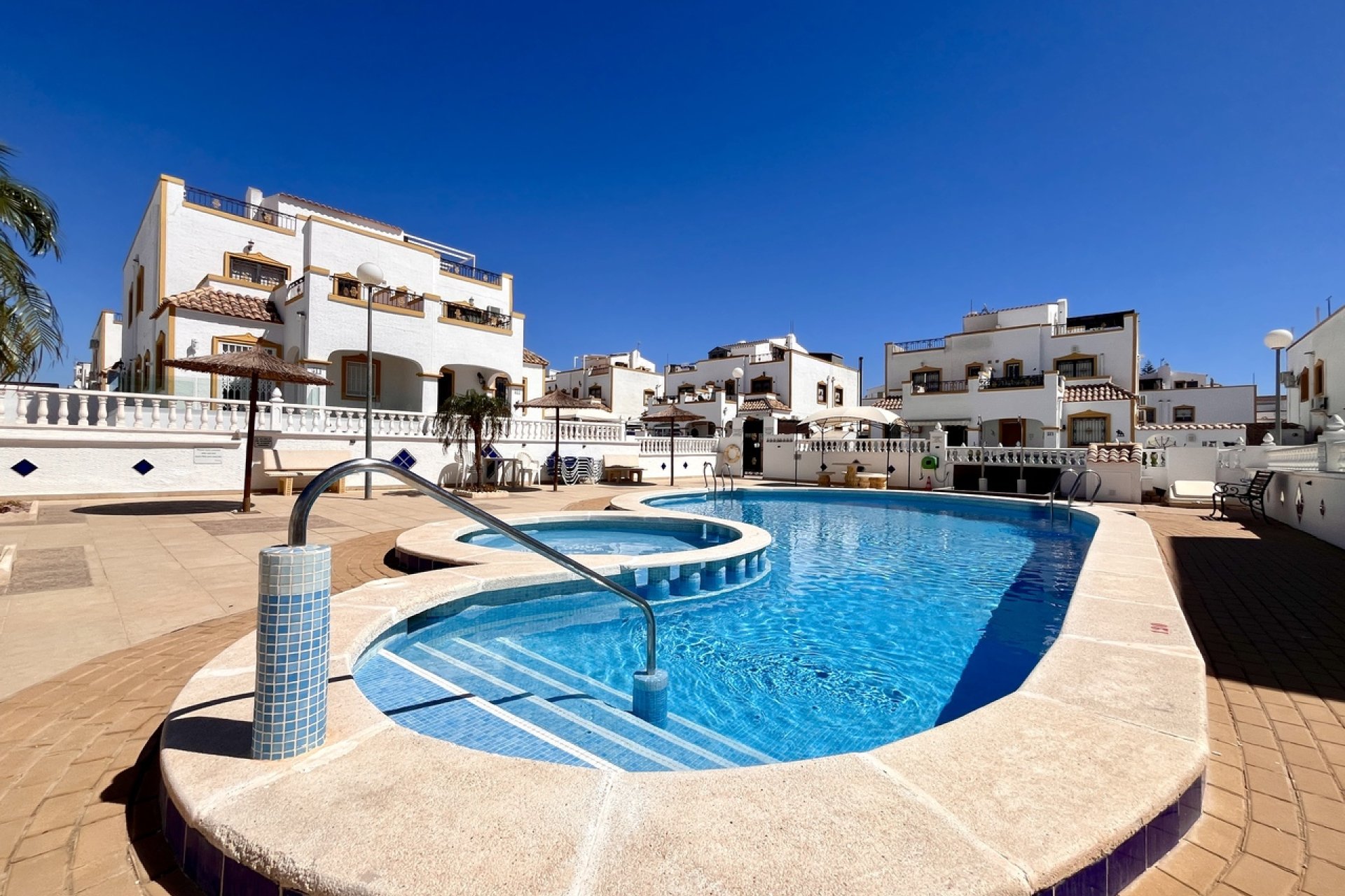 Resale - Town House -
San Miguel / Vistabella Golf - Inland