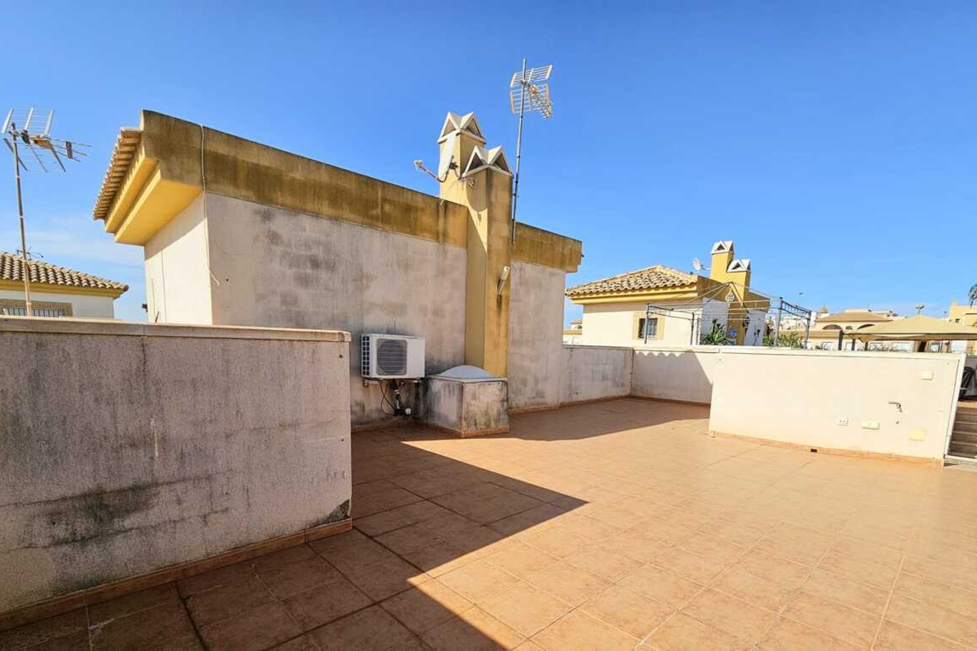 Resale - Town House -
Sucina