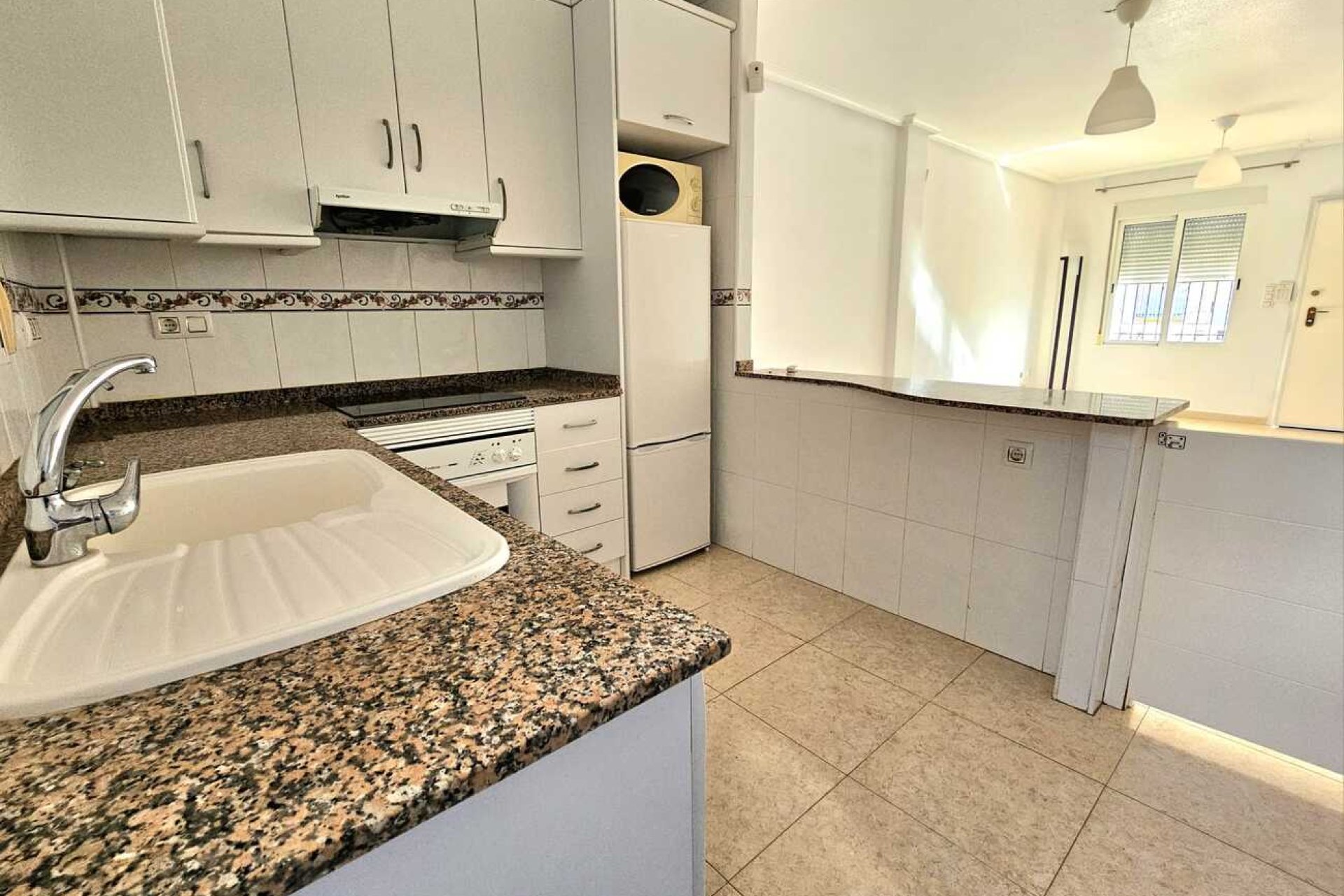 Resale - Town House -
Sucina
