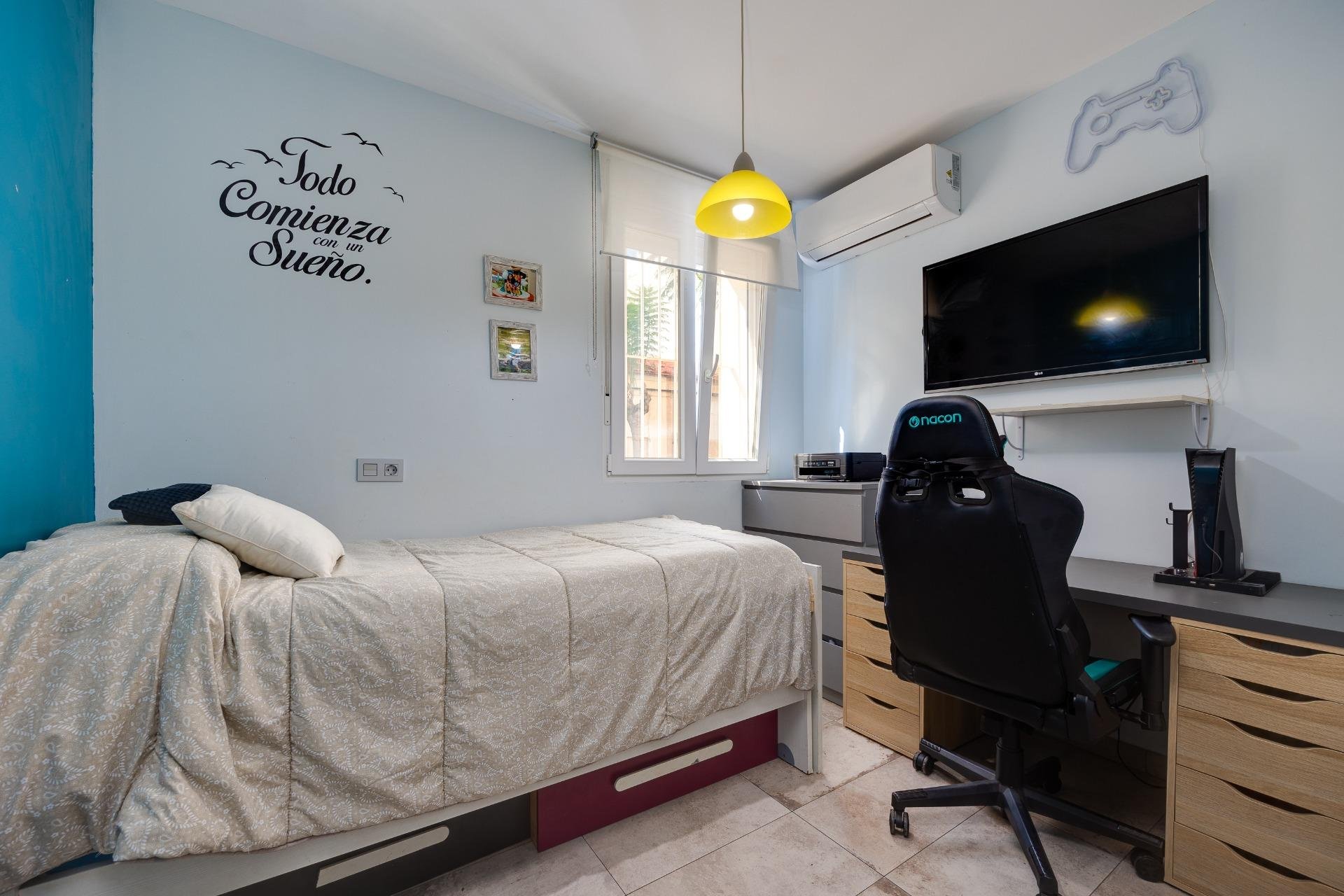 Resale - Town House -
Torrevieja - Centro