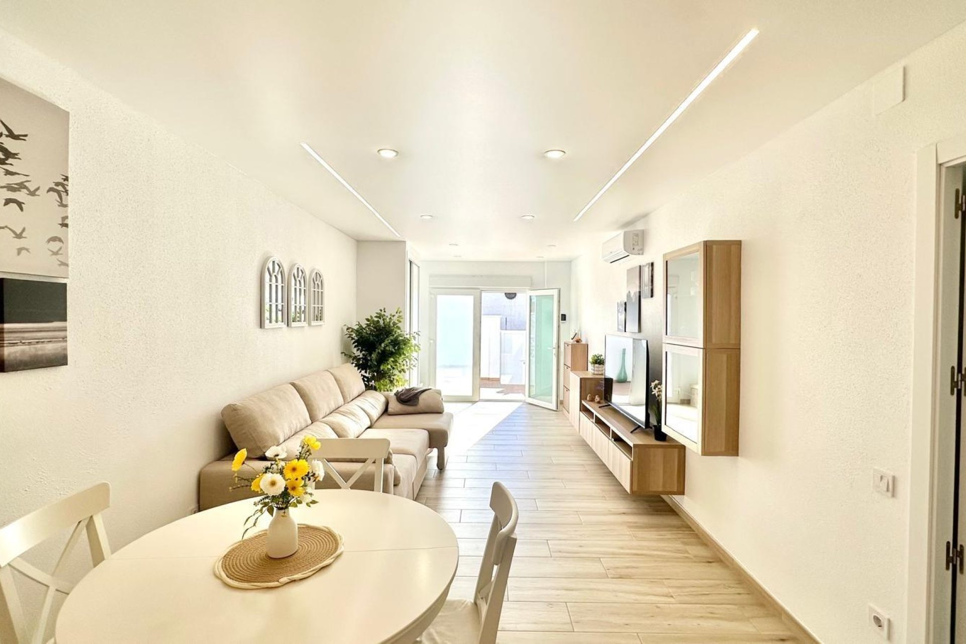 Resale - Town House -
Torrevieja - Estacion De Autobuses