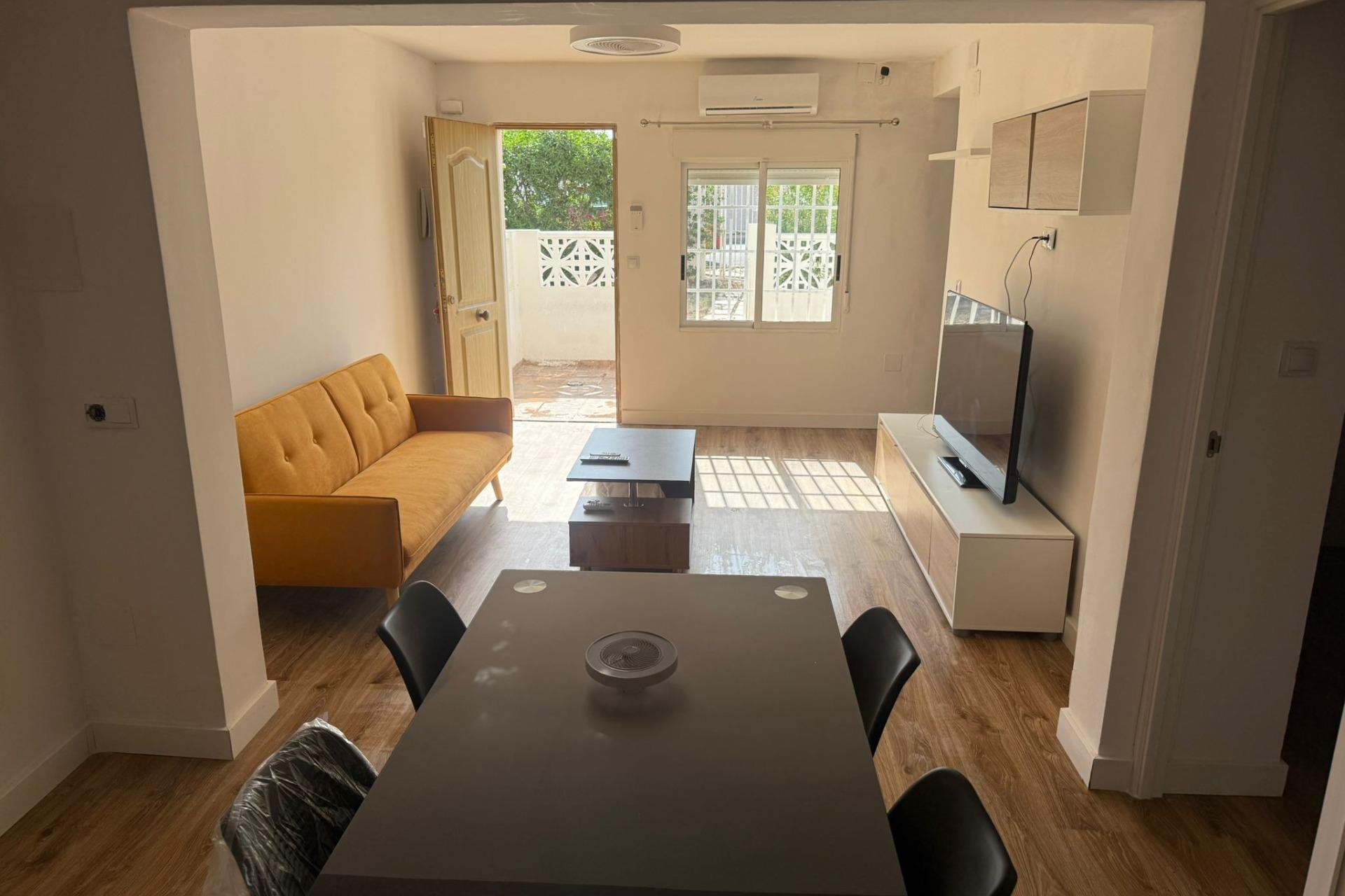 Resale - Town House -
Torrevieja - La Siesta - El Salado - Torreta