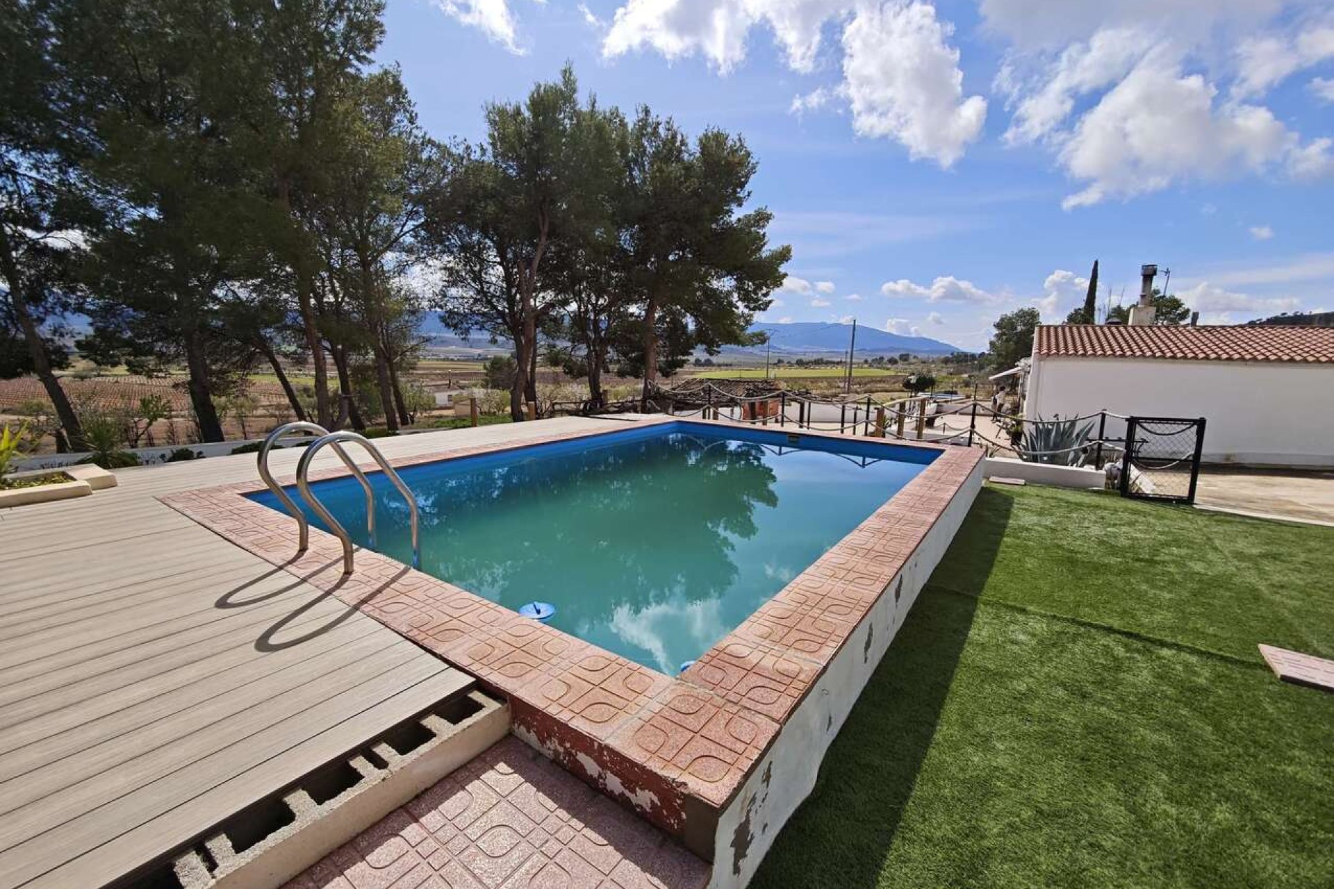 Resale - Town House -
Yecla - Inland