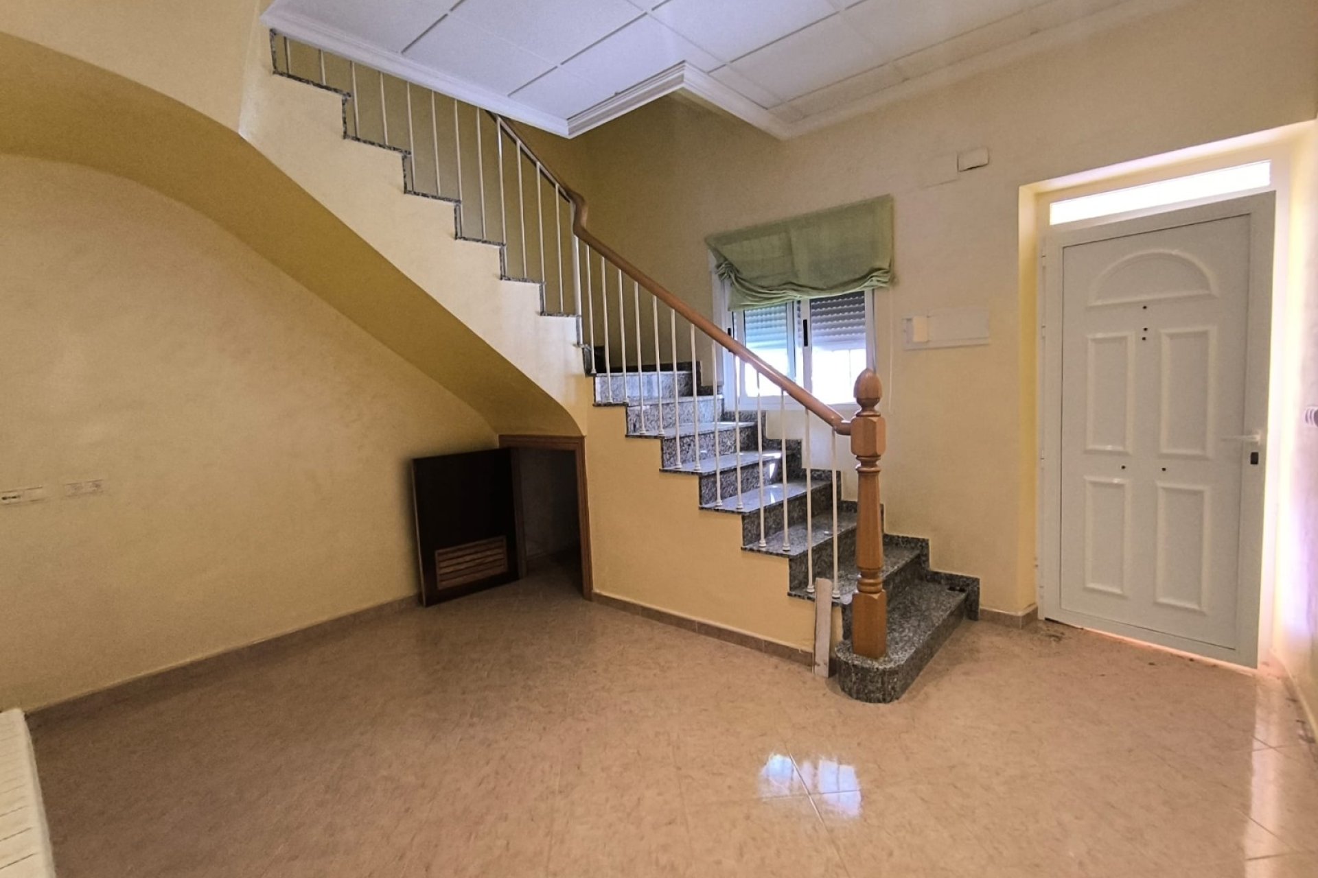 Resale - Townhouse -
Algueña - Inland