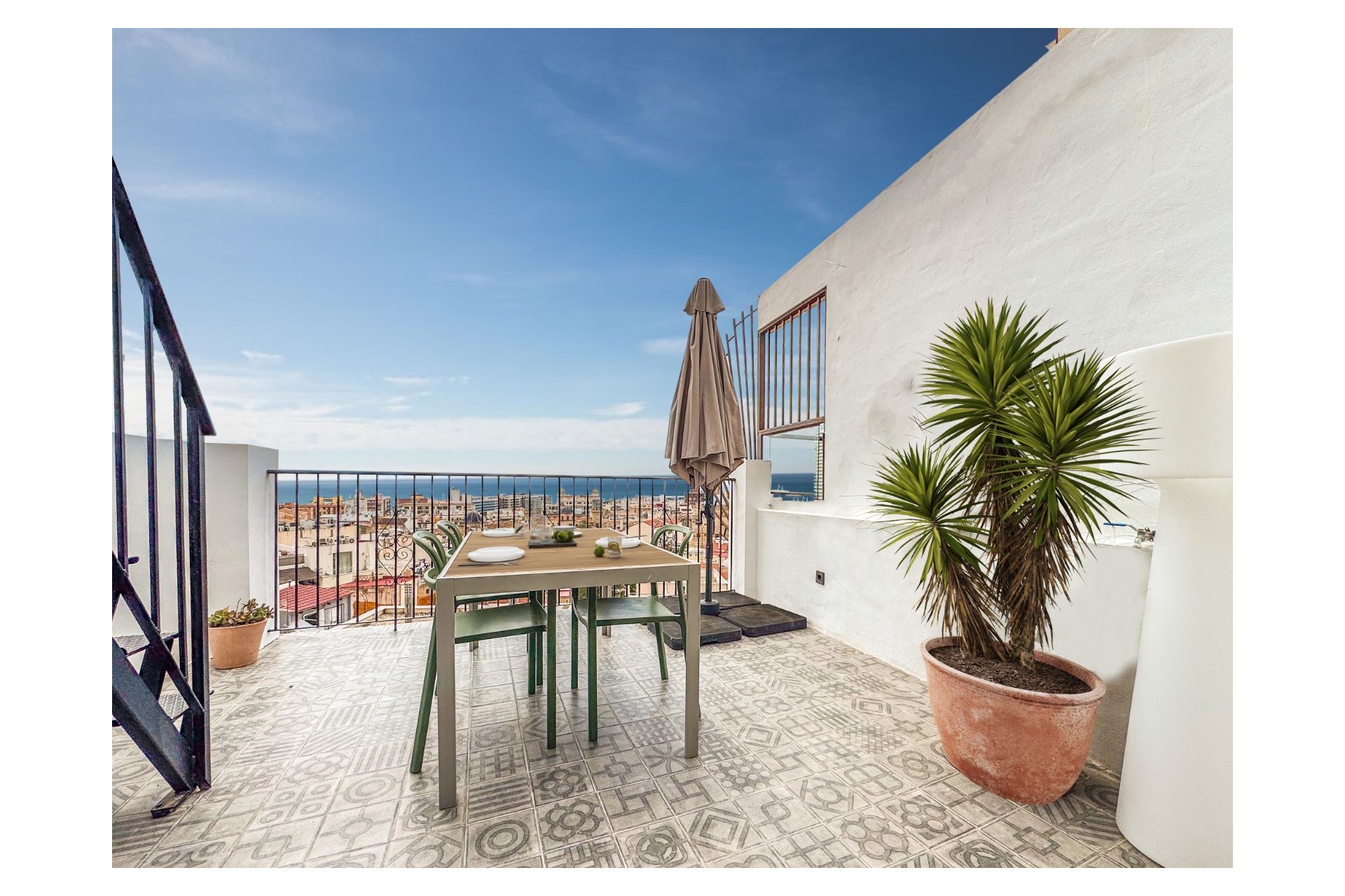 Resale - Townhouse -
Alicante - Costa Blanca