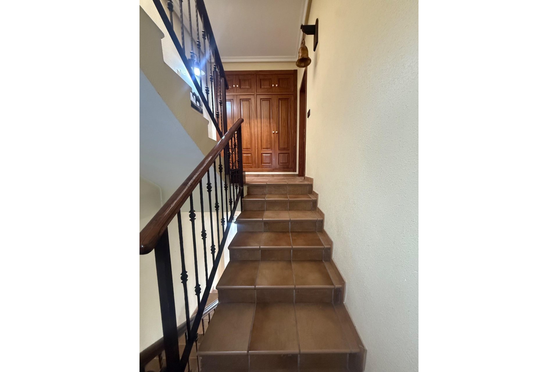 Resale - Townhouse -
Avileses