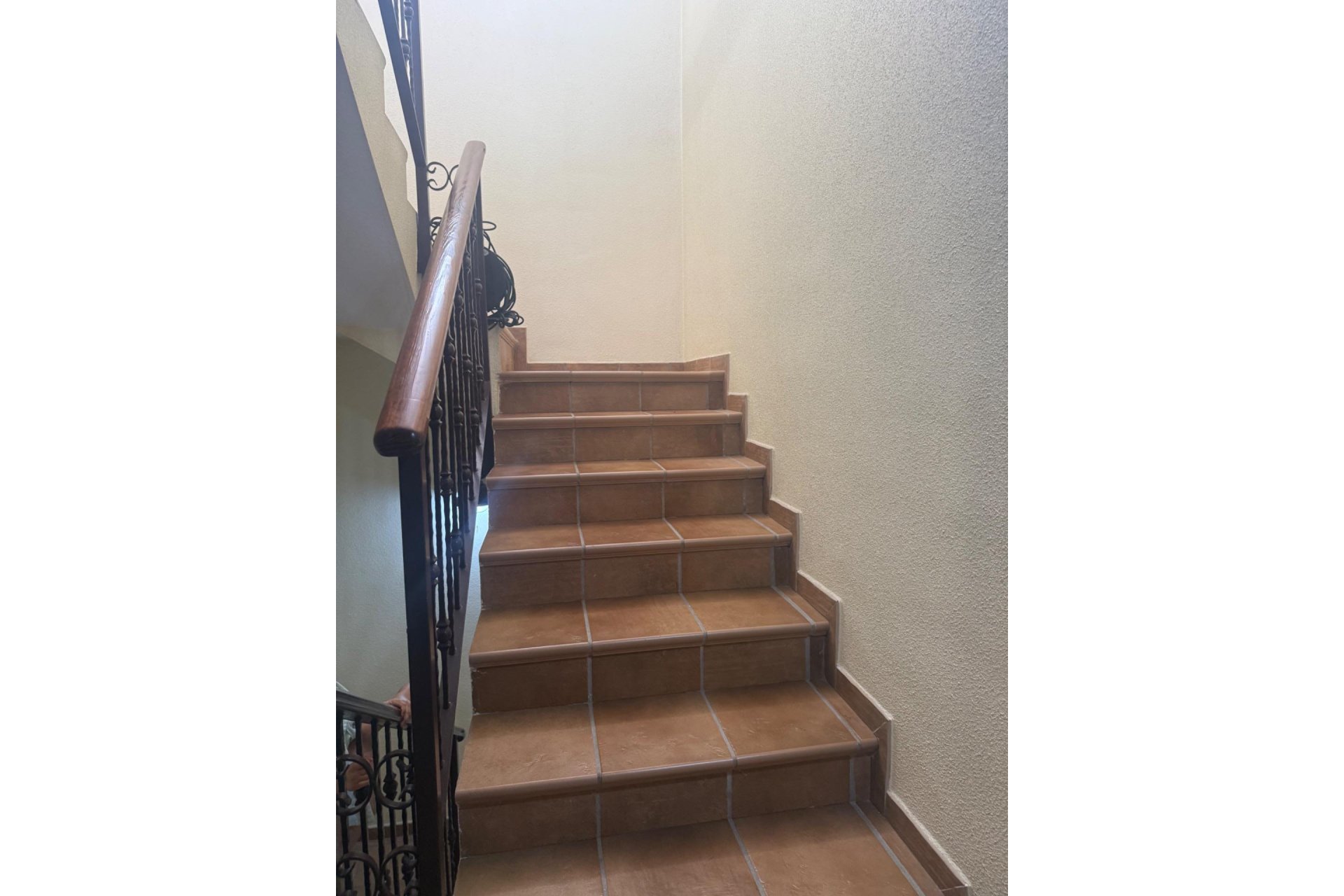 Resale - Townhouse -
Avileses