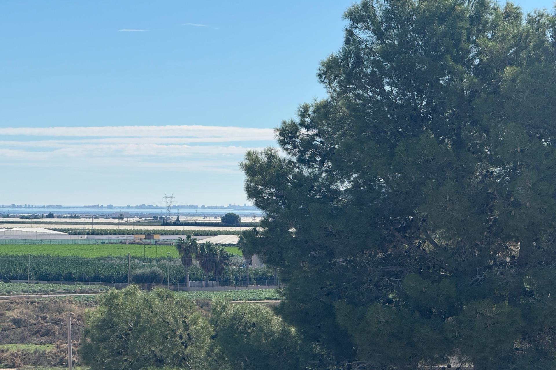 Resale - Townhouse -
Avileses