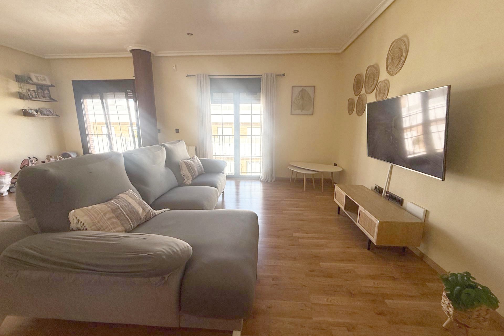 Resale - Townhouse -
Avileses