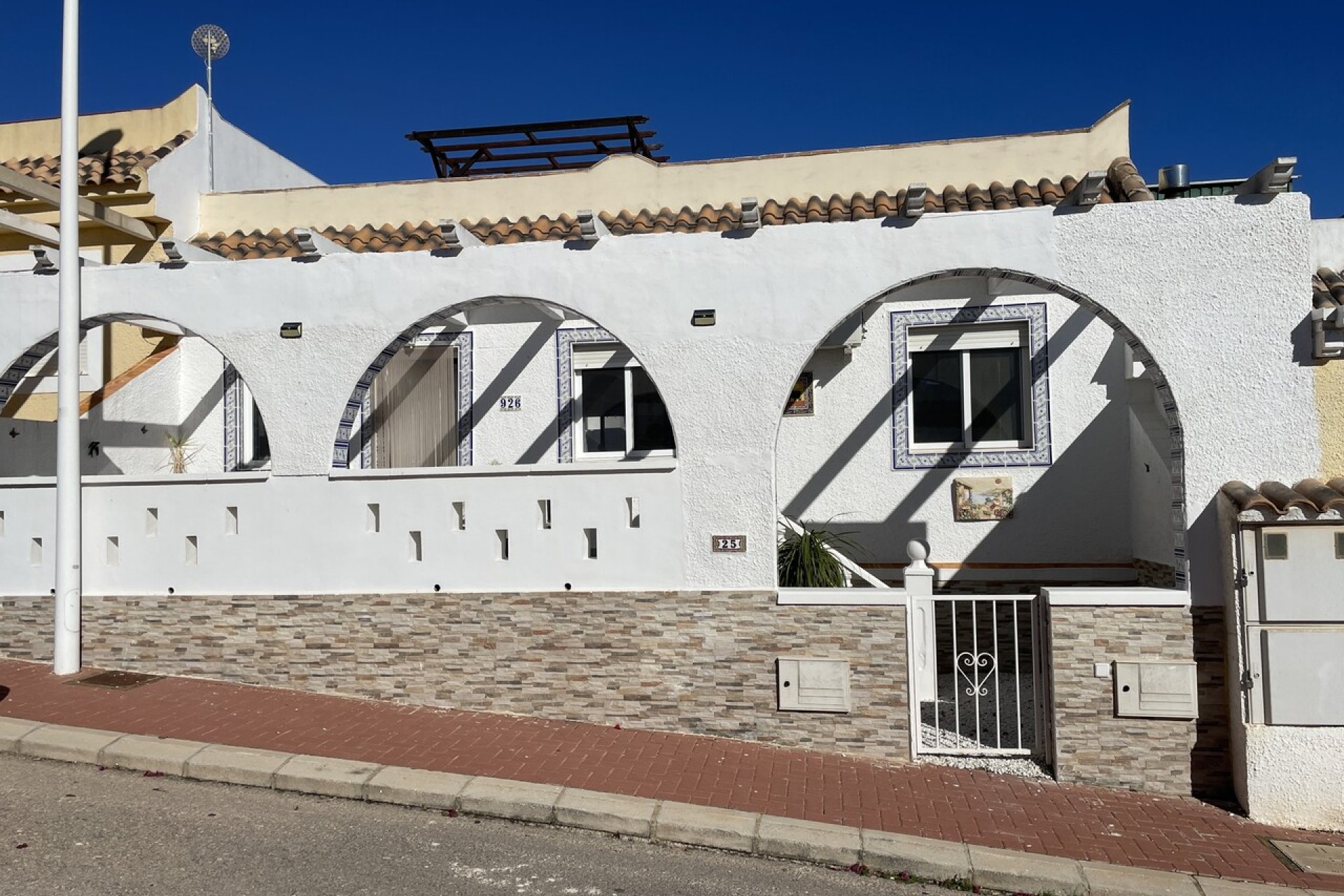 Resale - Townhouse -
Camposol - Inland