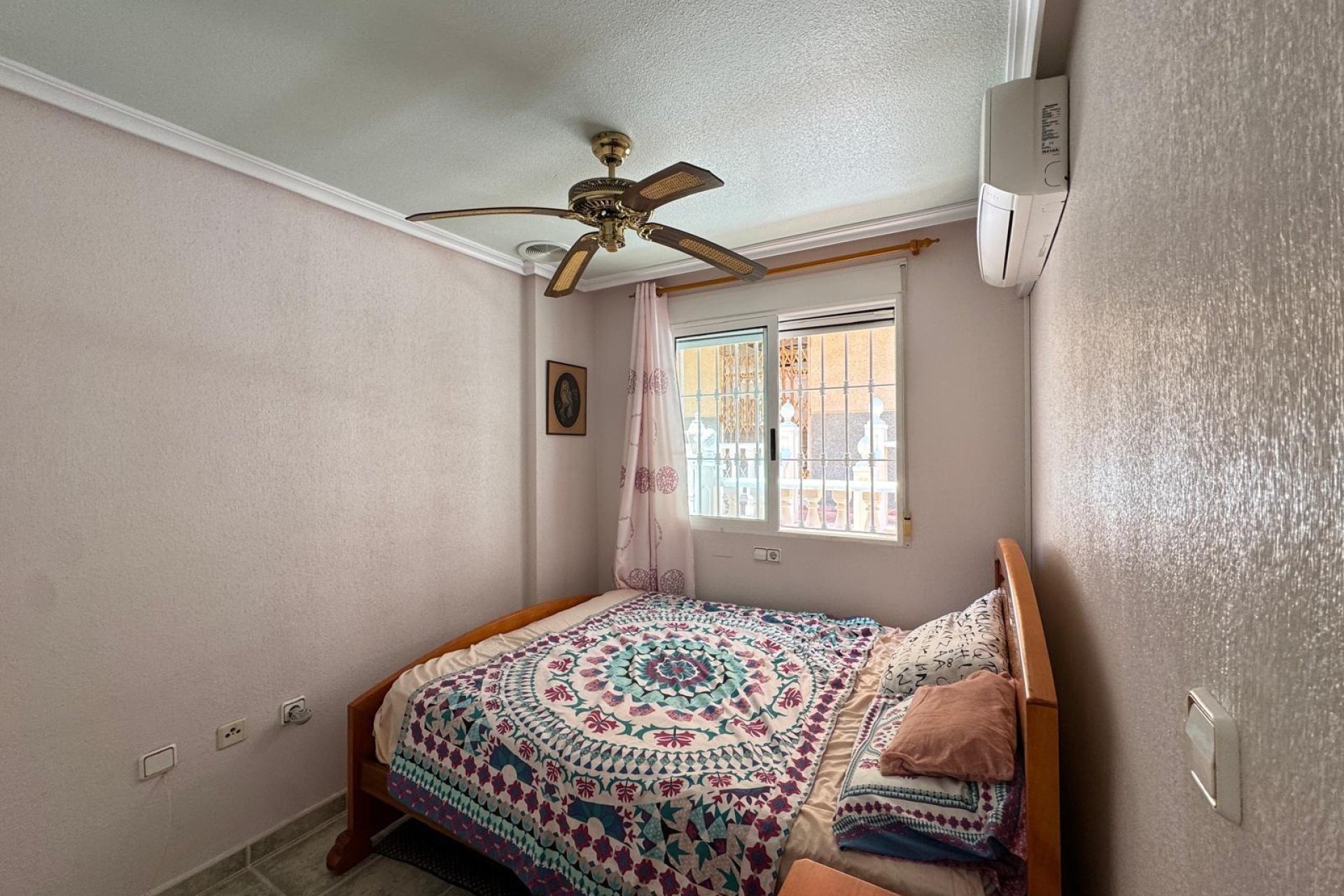 Resale - Townhouse -
Guardamar del Segura - Urbanizaciones
