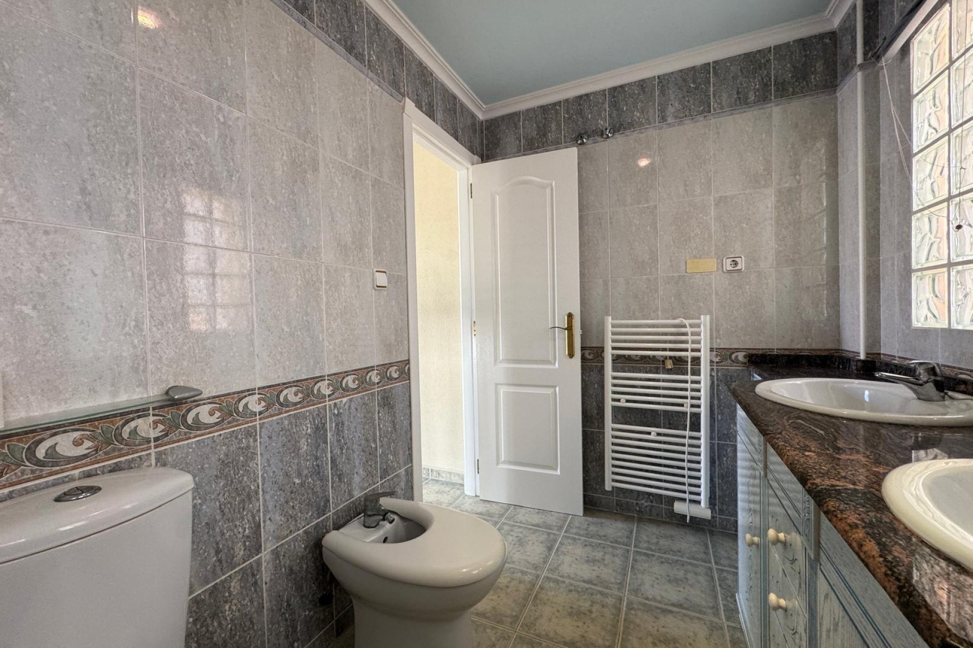 Resale - Townhouse -
Guardamar del Segura - Urbanizaciones