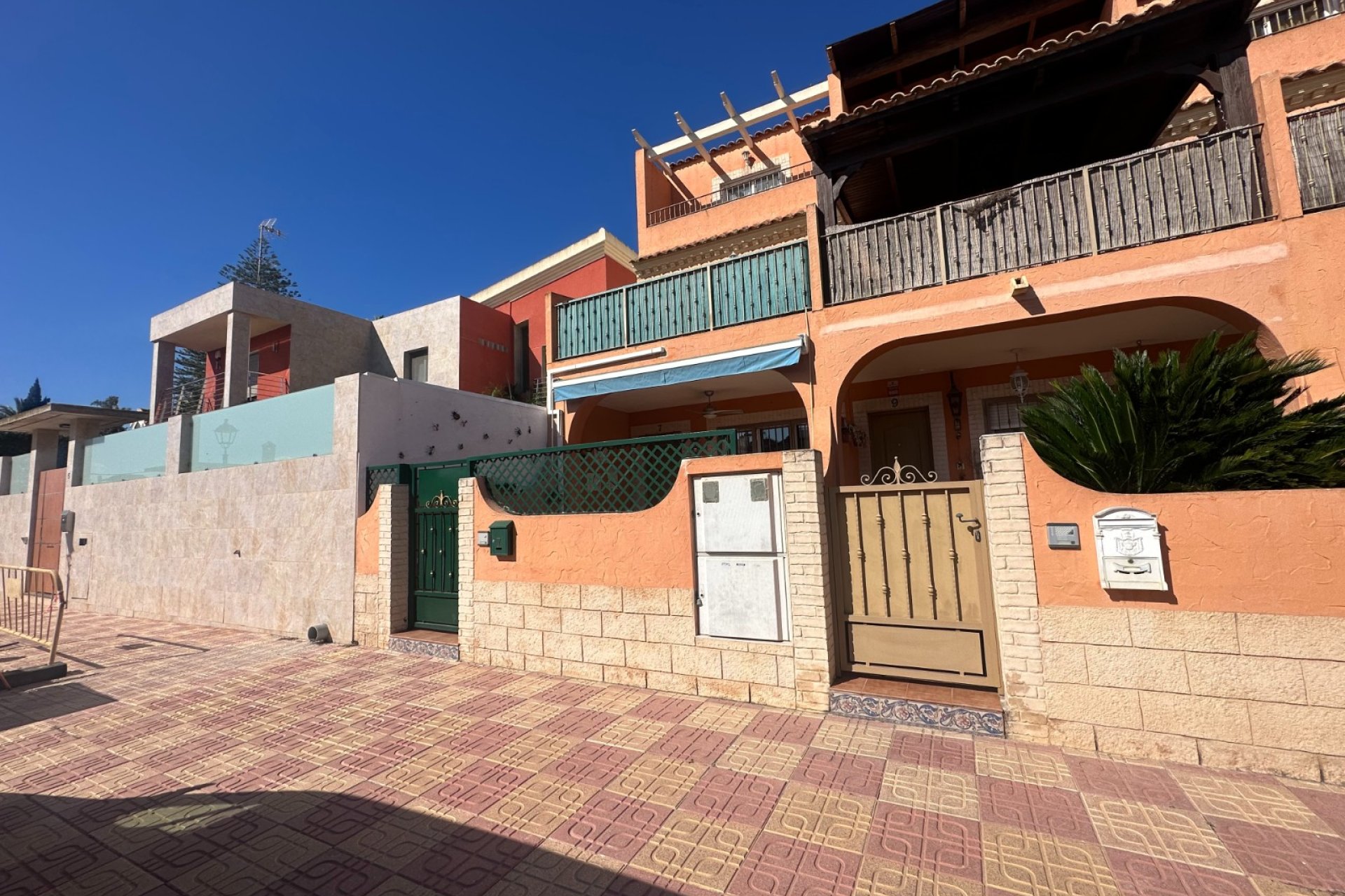 Resale - Townhouse -
Jacarilla - Inland