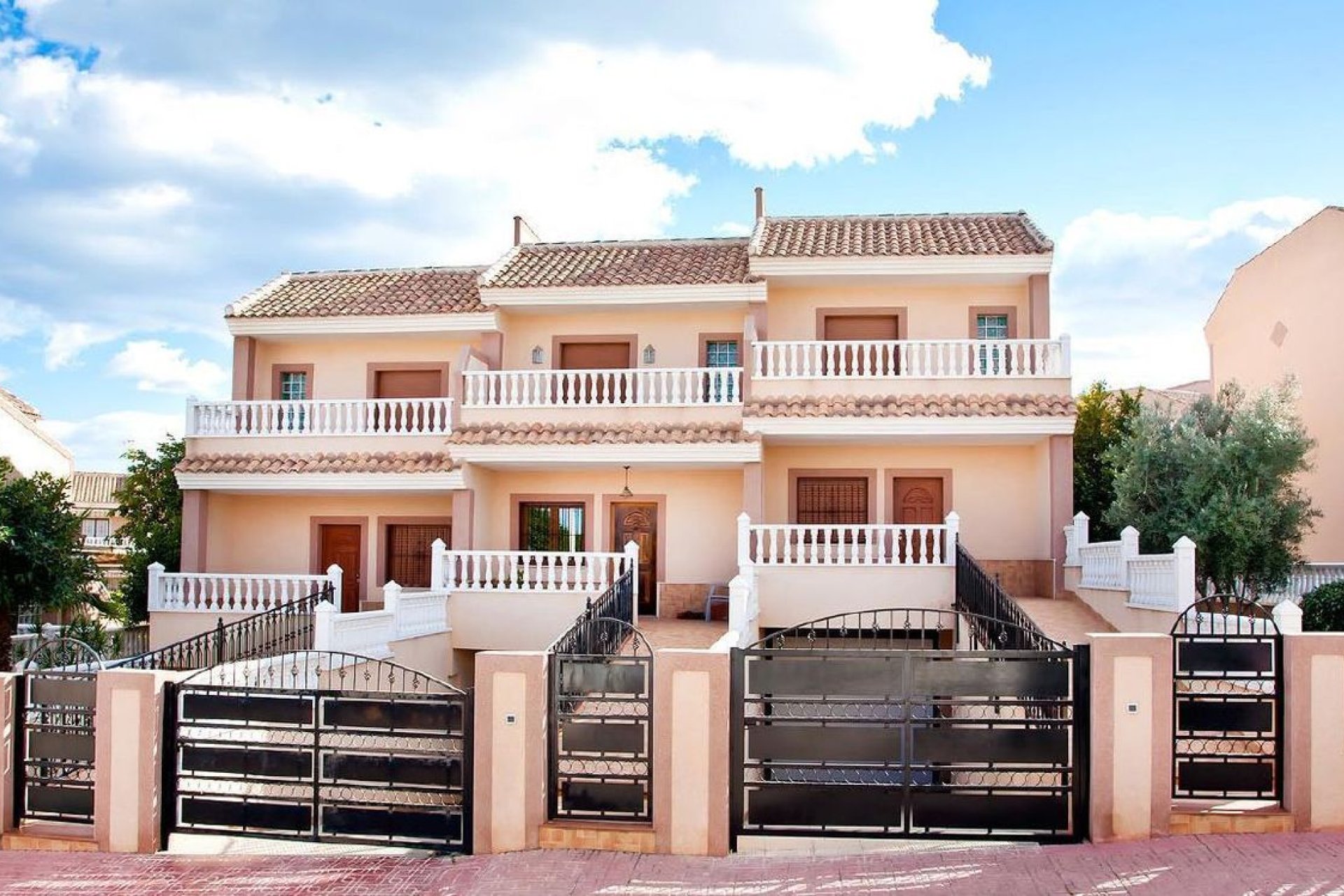 Resale - Townhouse -
Los Altos - Costa Blanca