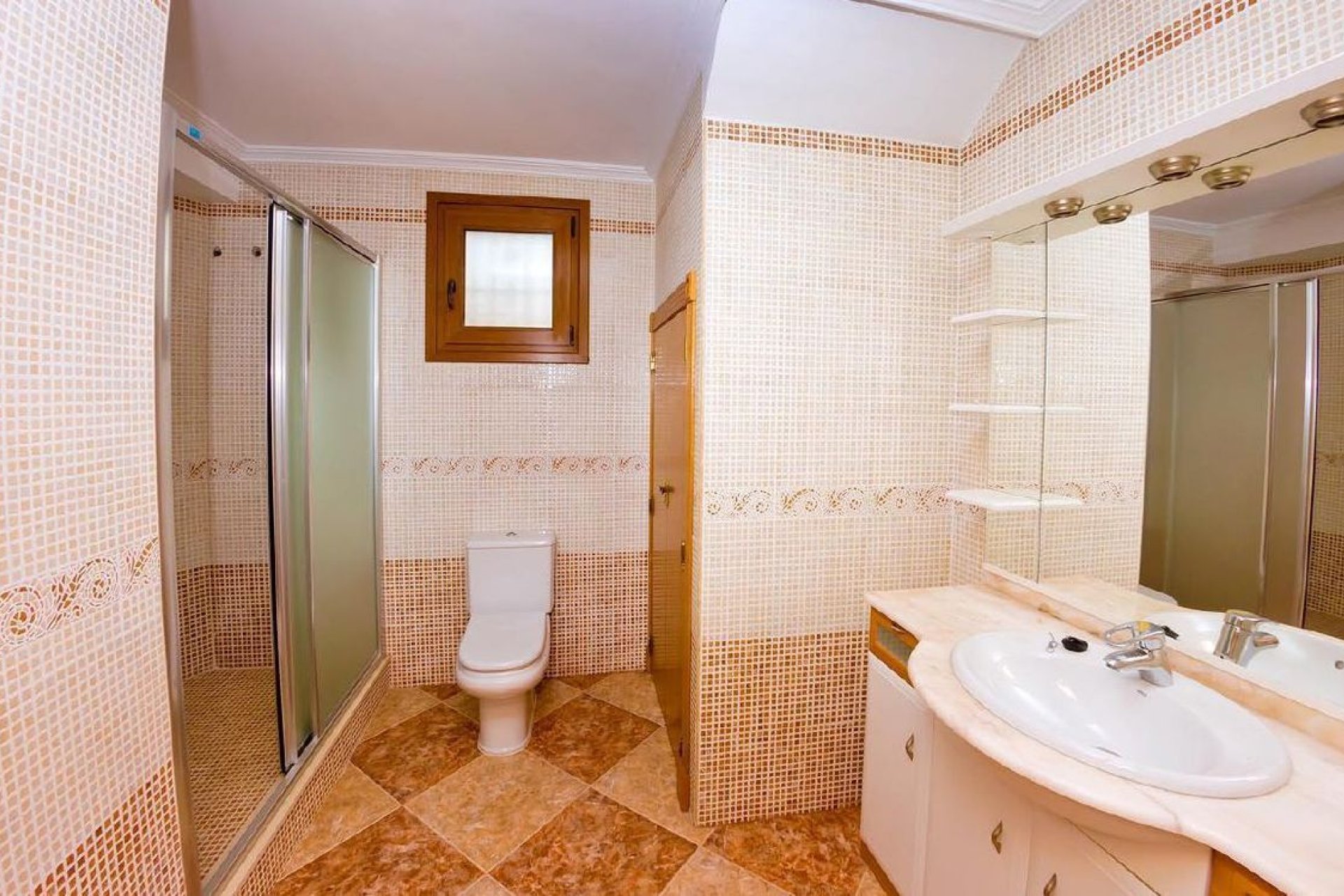 Resale - Townhouse -
Los Altos - Costa Blanca