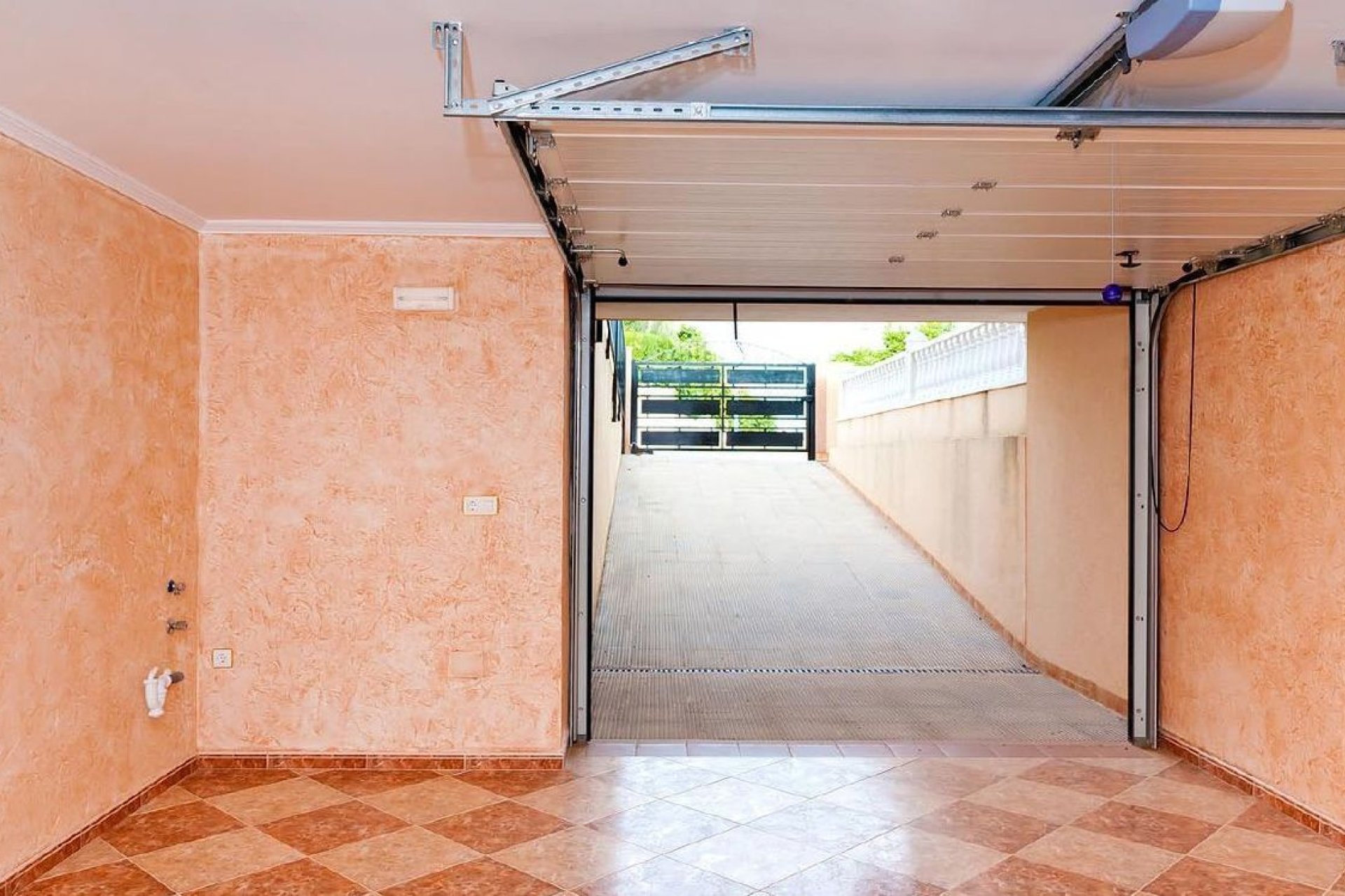 Resale - Townhouse -
Los Altos - Costa Blanca