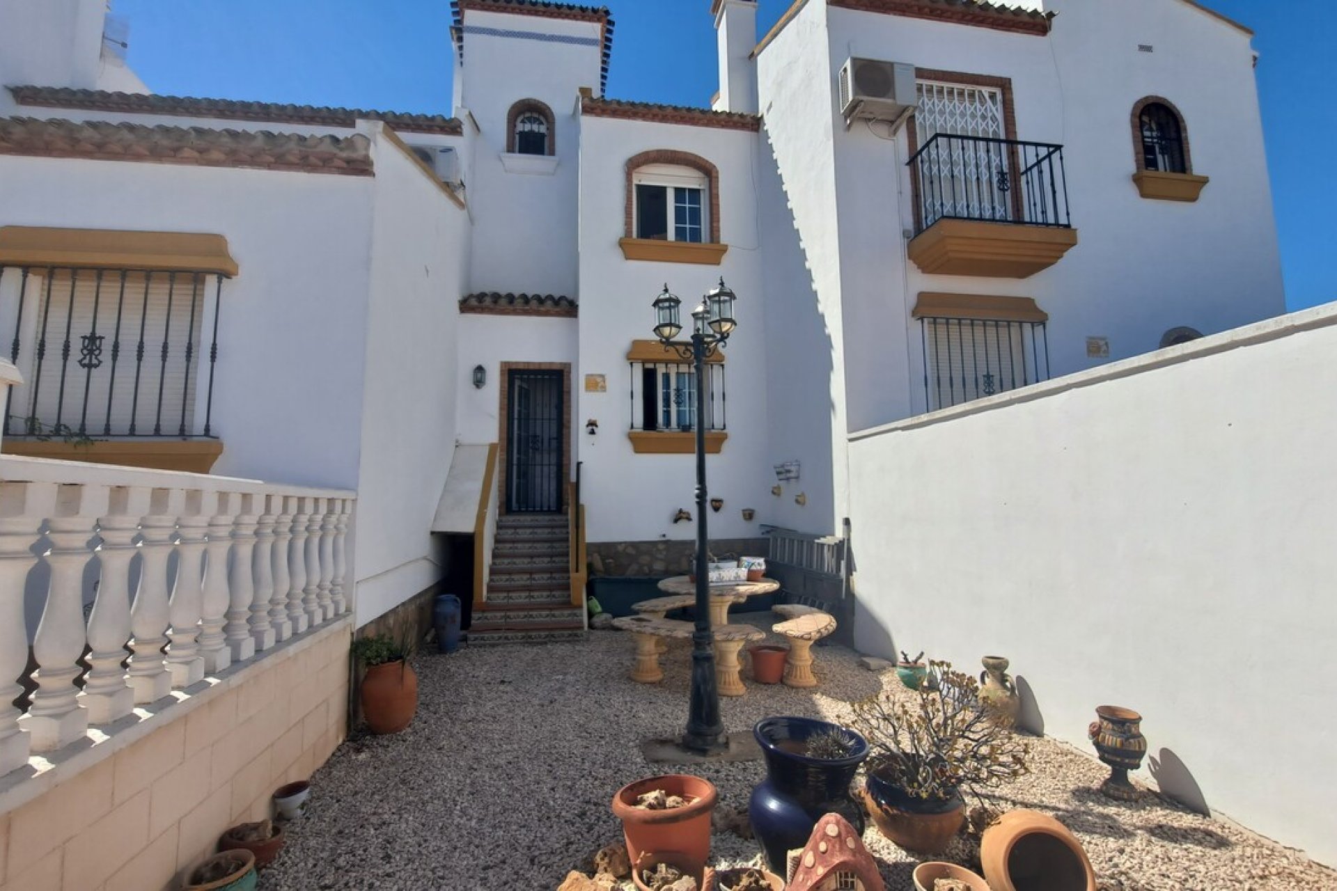 Resale - Townhouse -
Los Dolses - Inland