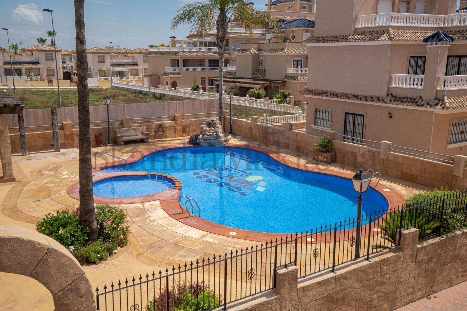 Resale - Townhouse -
Orihuela Costa - Los Dolses