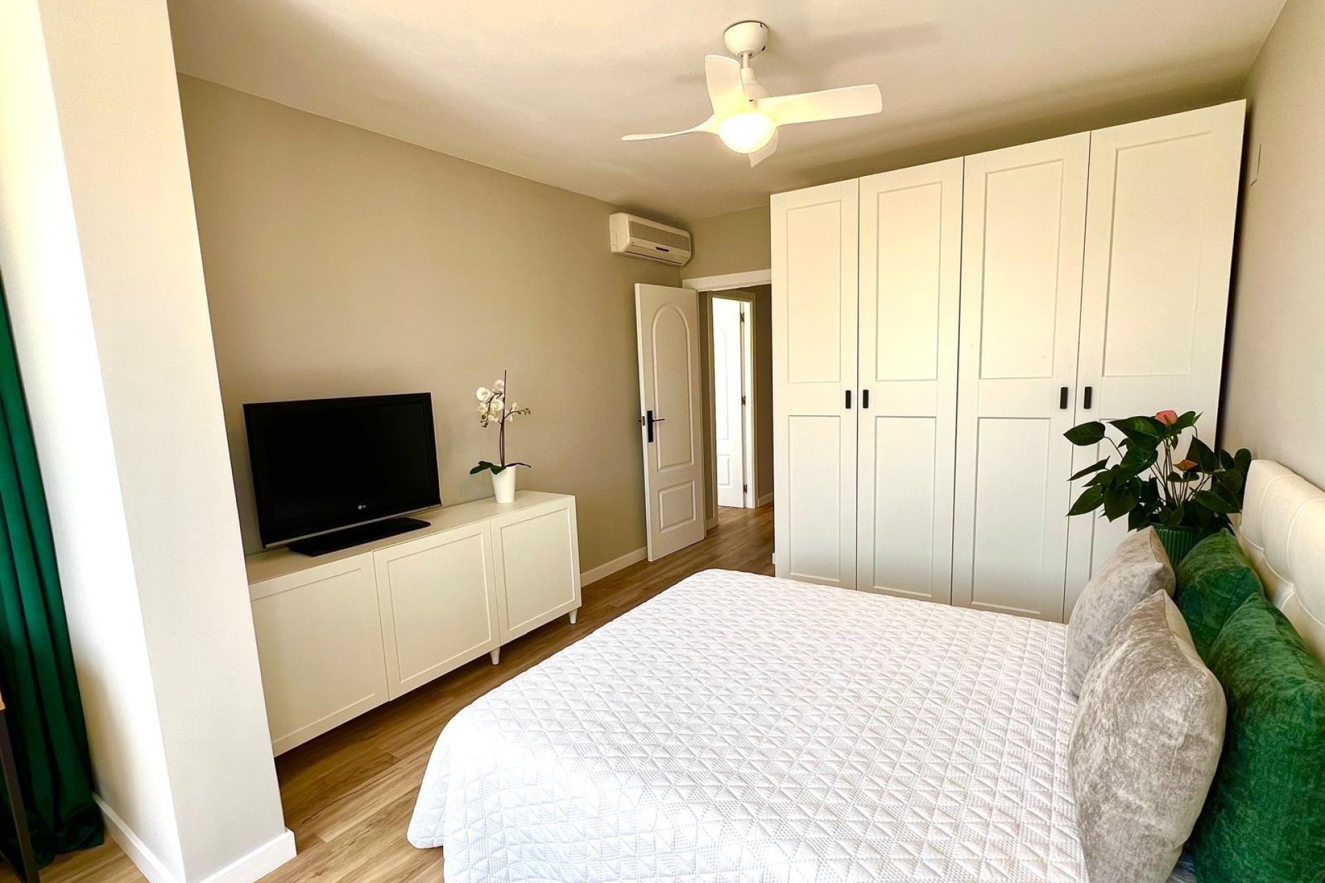 Resale - Townhouse -
Orihuela - Urbanización Perla Del Mar