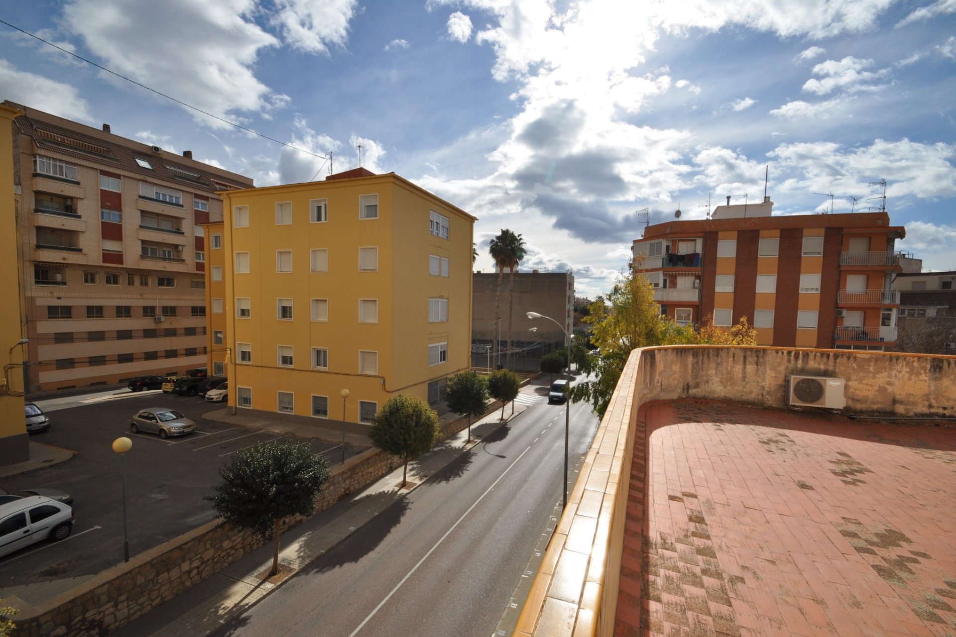 Resale - Townhouse -
Petrer - Inland