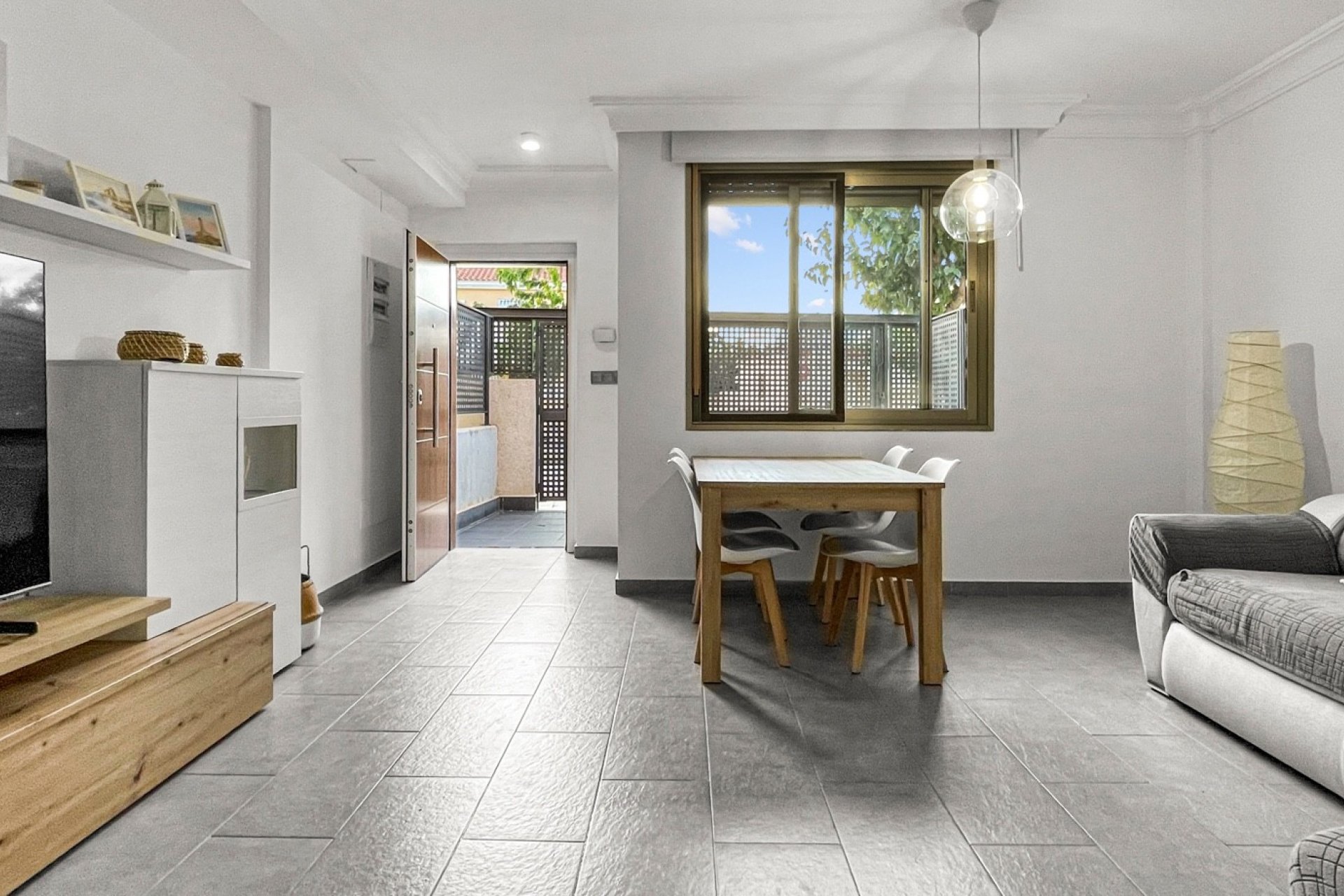 Resale - Townhouse -
Pilar de la Horadada - Costa Blanca